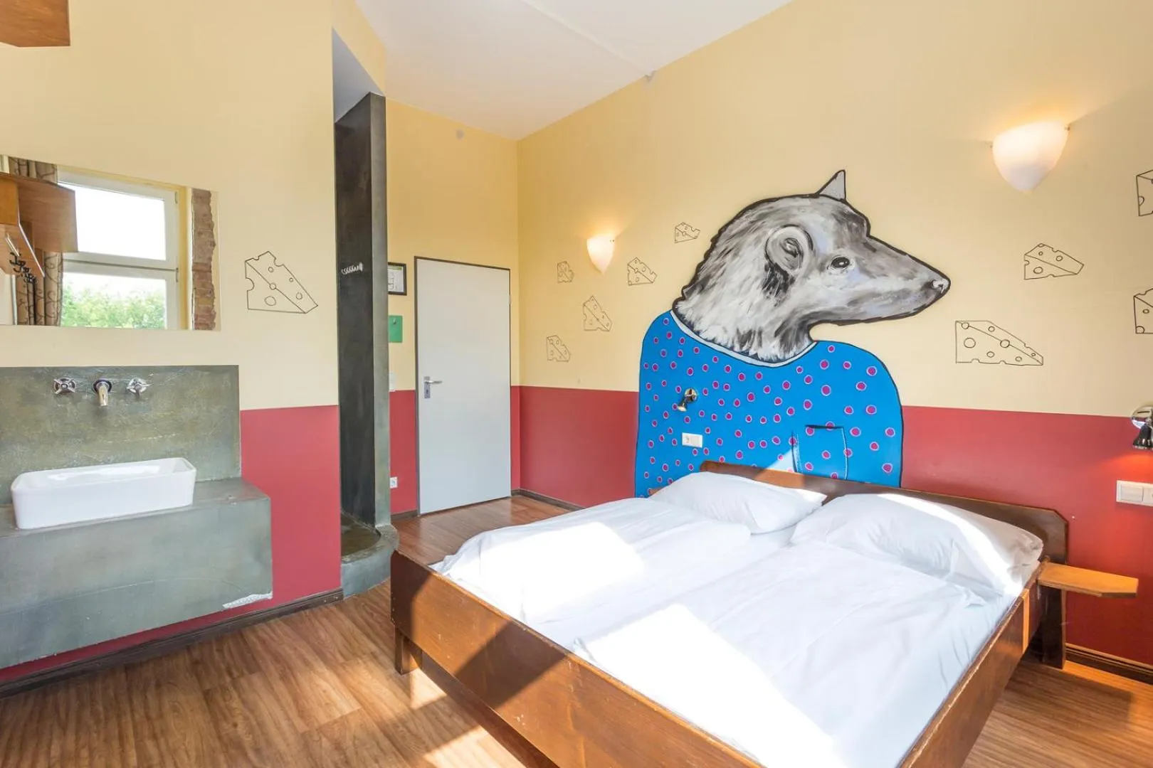 Photo of the whole room, Bed in Sunflower Hostel Berlin