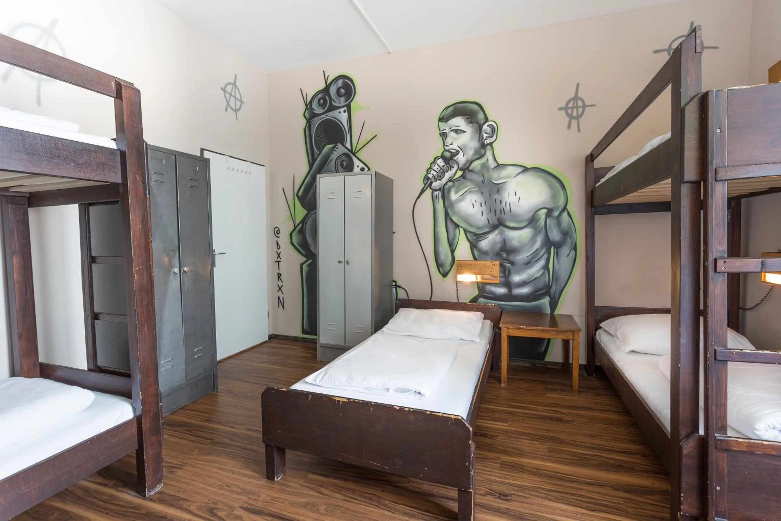 Photo of the whole room, Bed in Sunflower Hostel Berlin