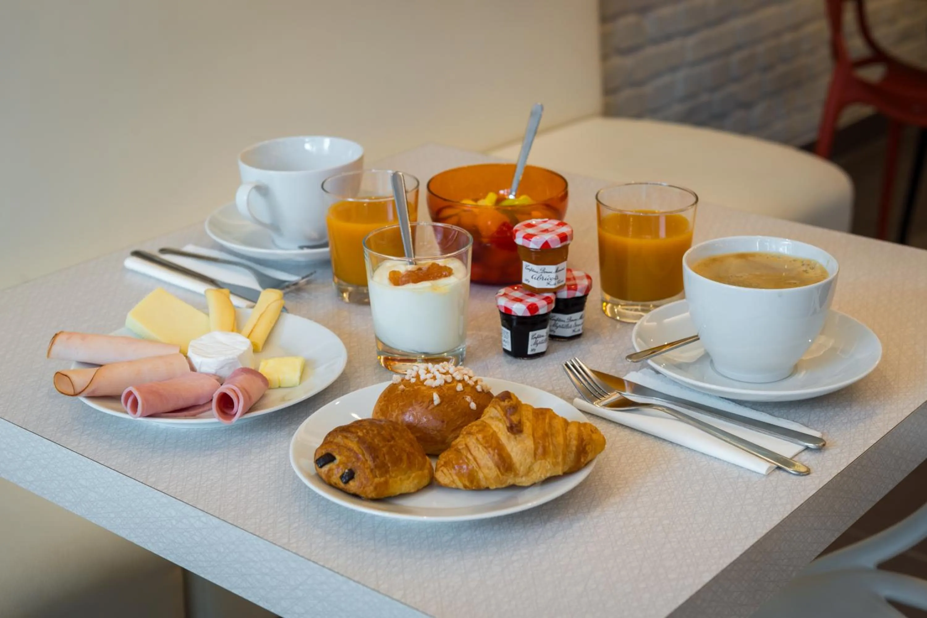 Breakfast in Reims Hotel