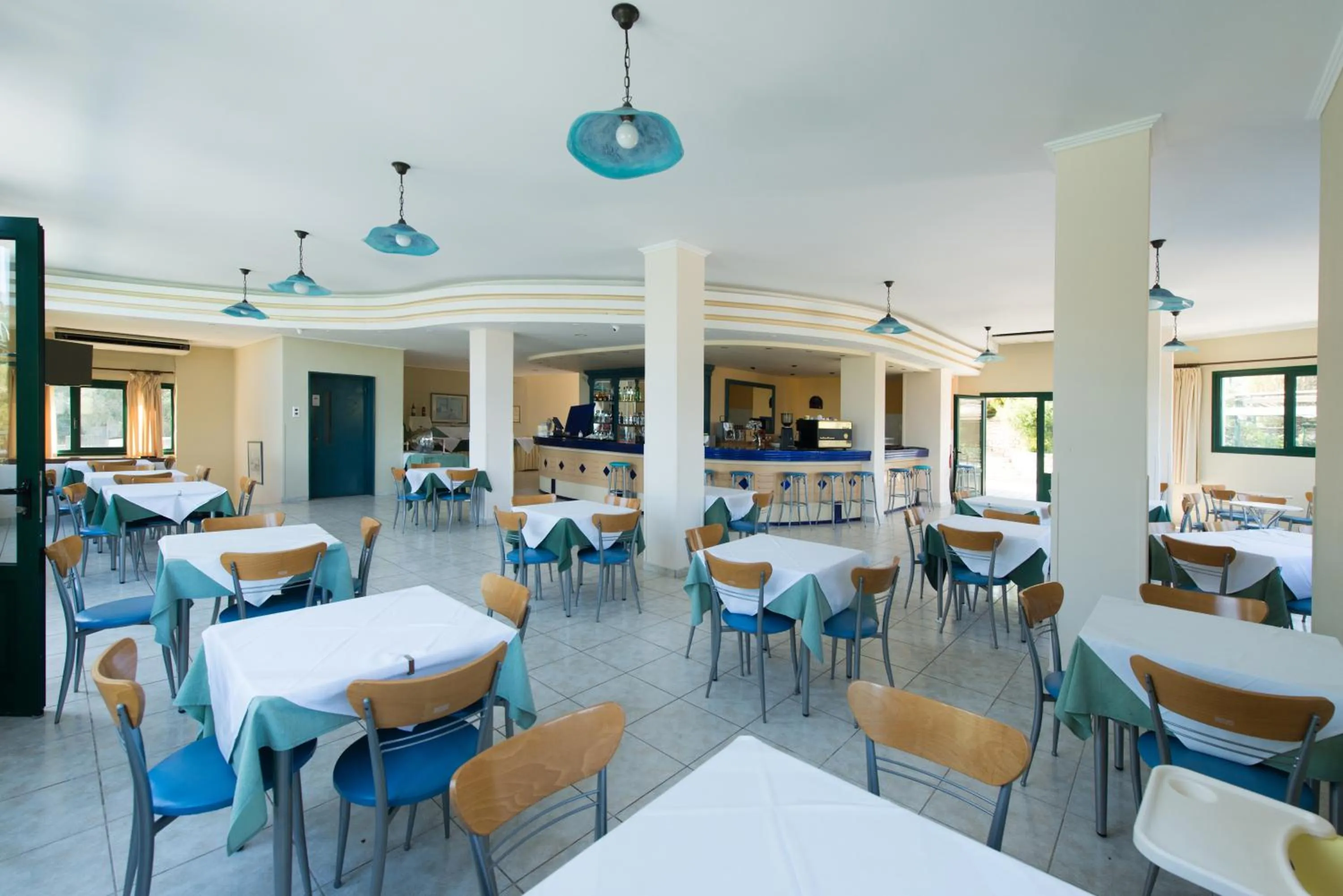 Restaurant/places to eat in Santa Marina Hotel