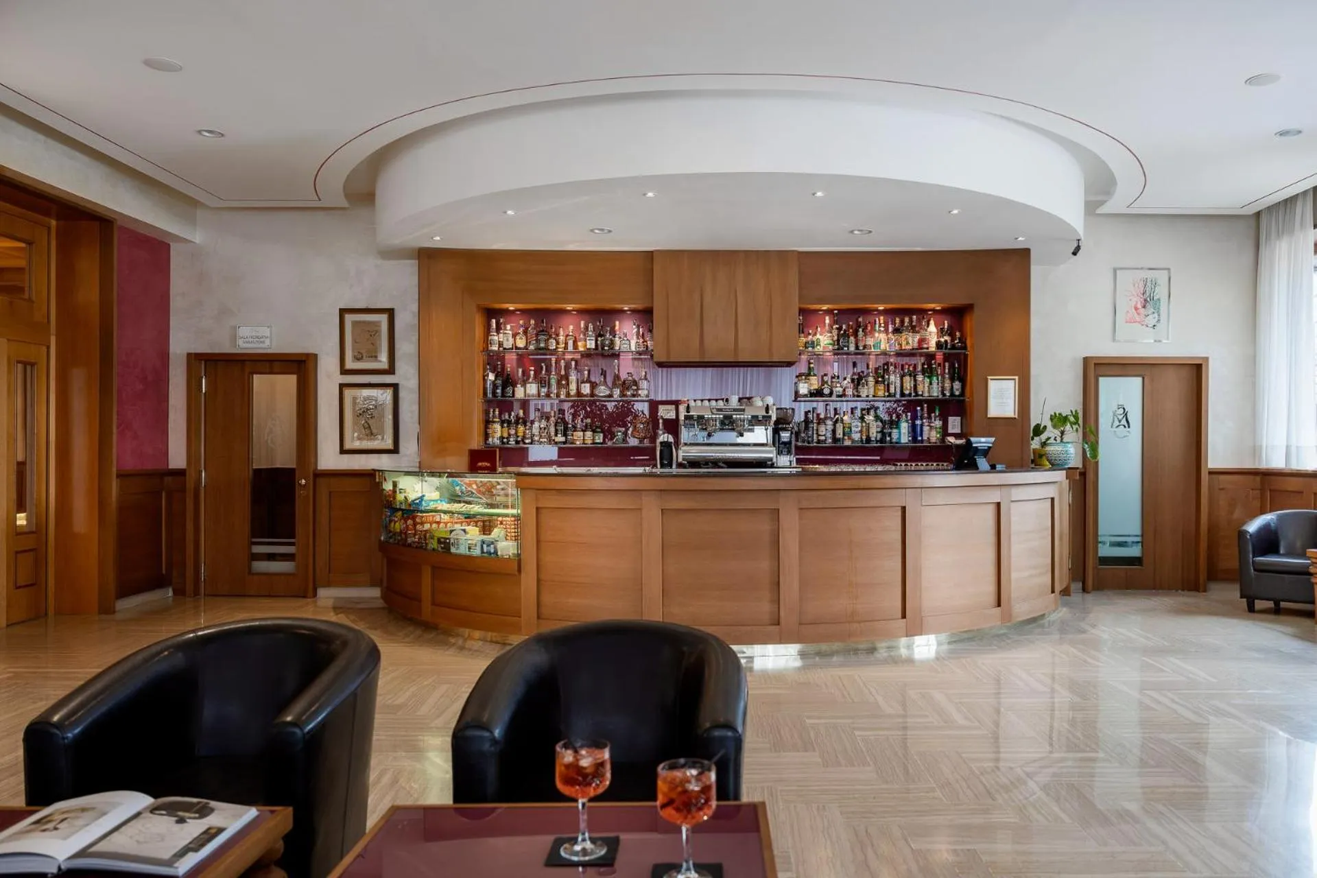 Lounge or bar in 5Miglia Hotel & Spa