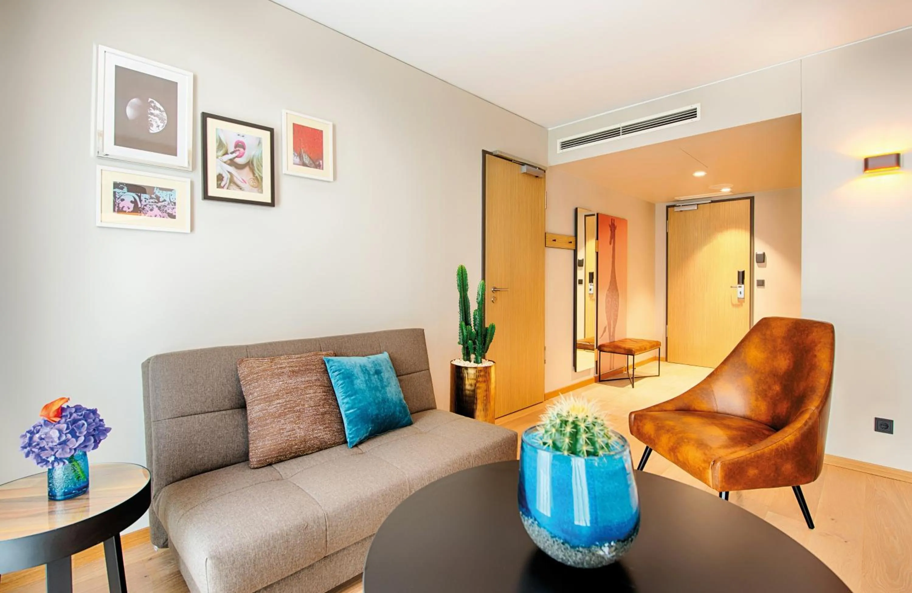 Photo of the whole room in NYX Hotel Munich by Leonardo Hotels