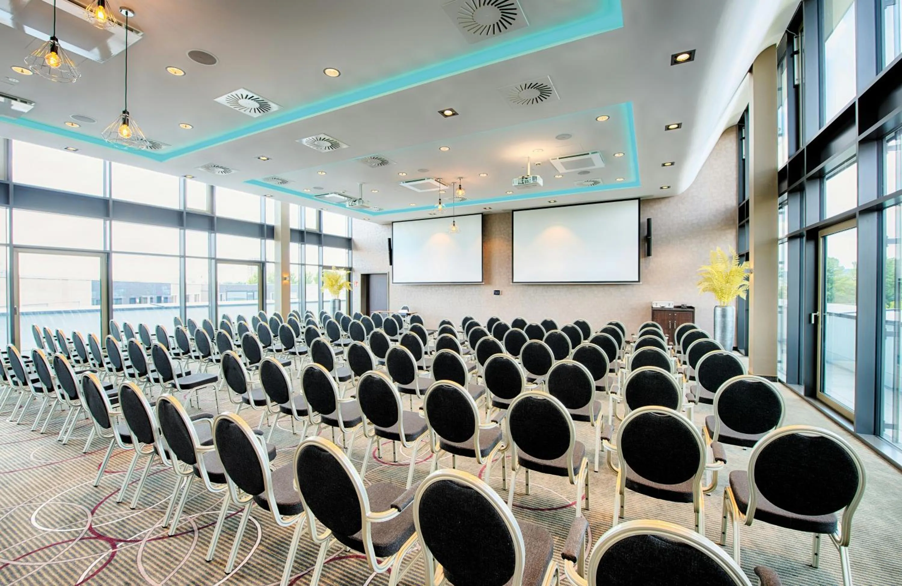 Meeting/conference room in Leonardo Royal Hotel Ulm