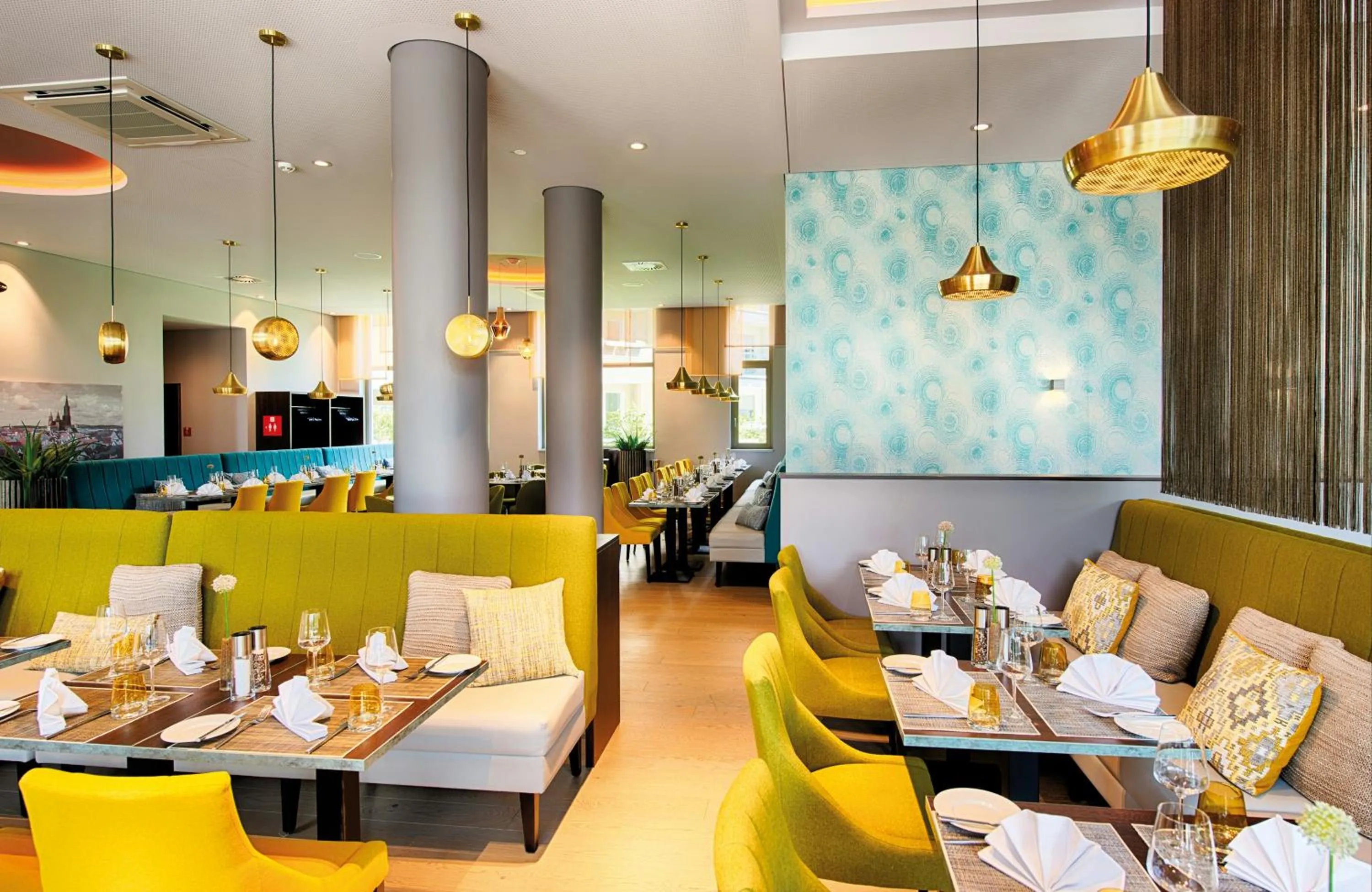 Restaurant/places to eat in Leonardo Royal Hotel Ulm