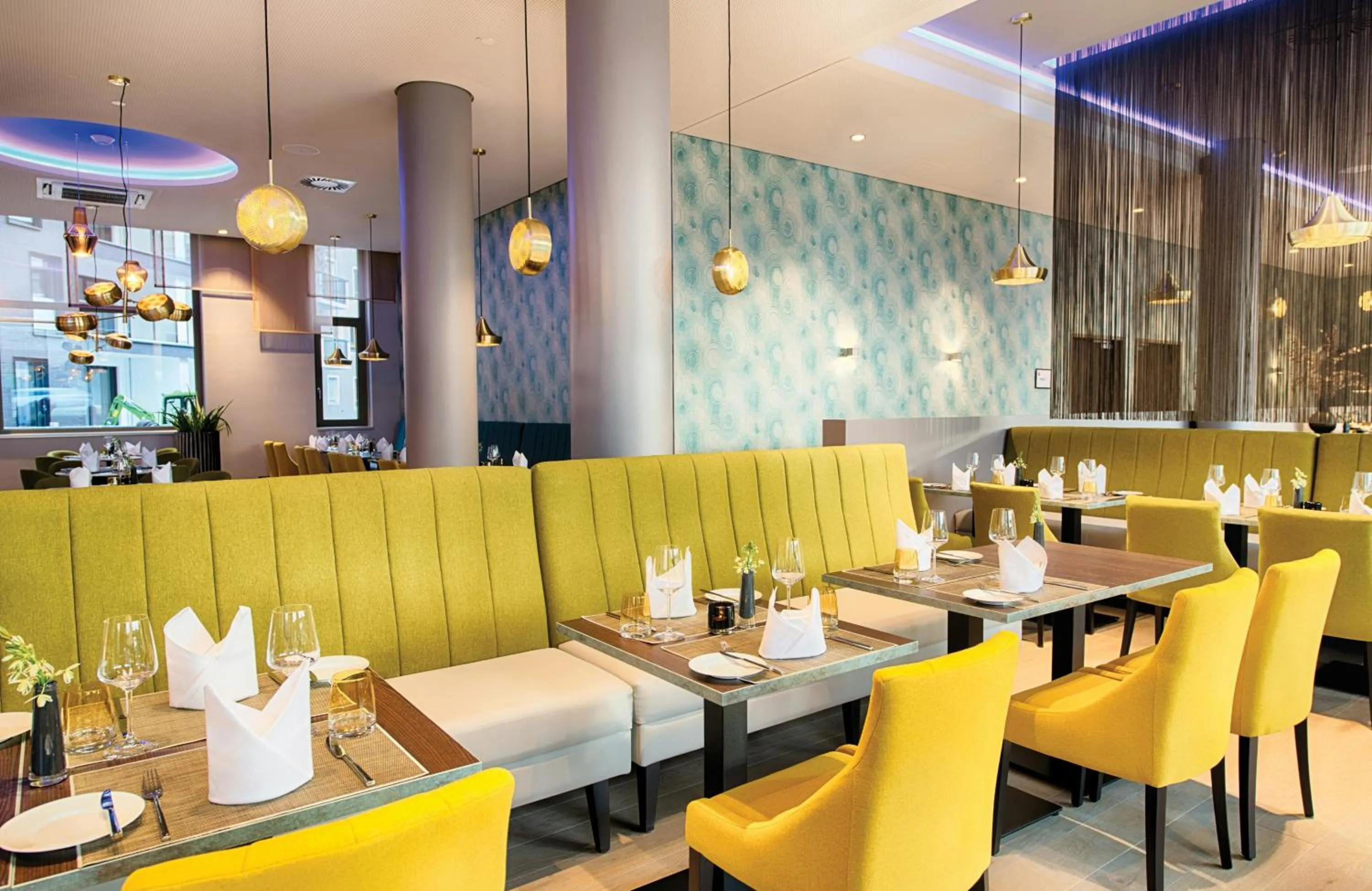 Restaurant/places to eat in Leonardo Royal Hotel Ulm