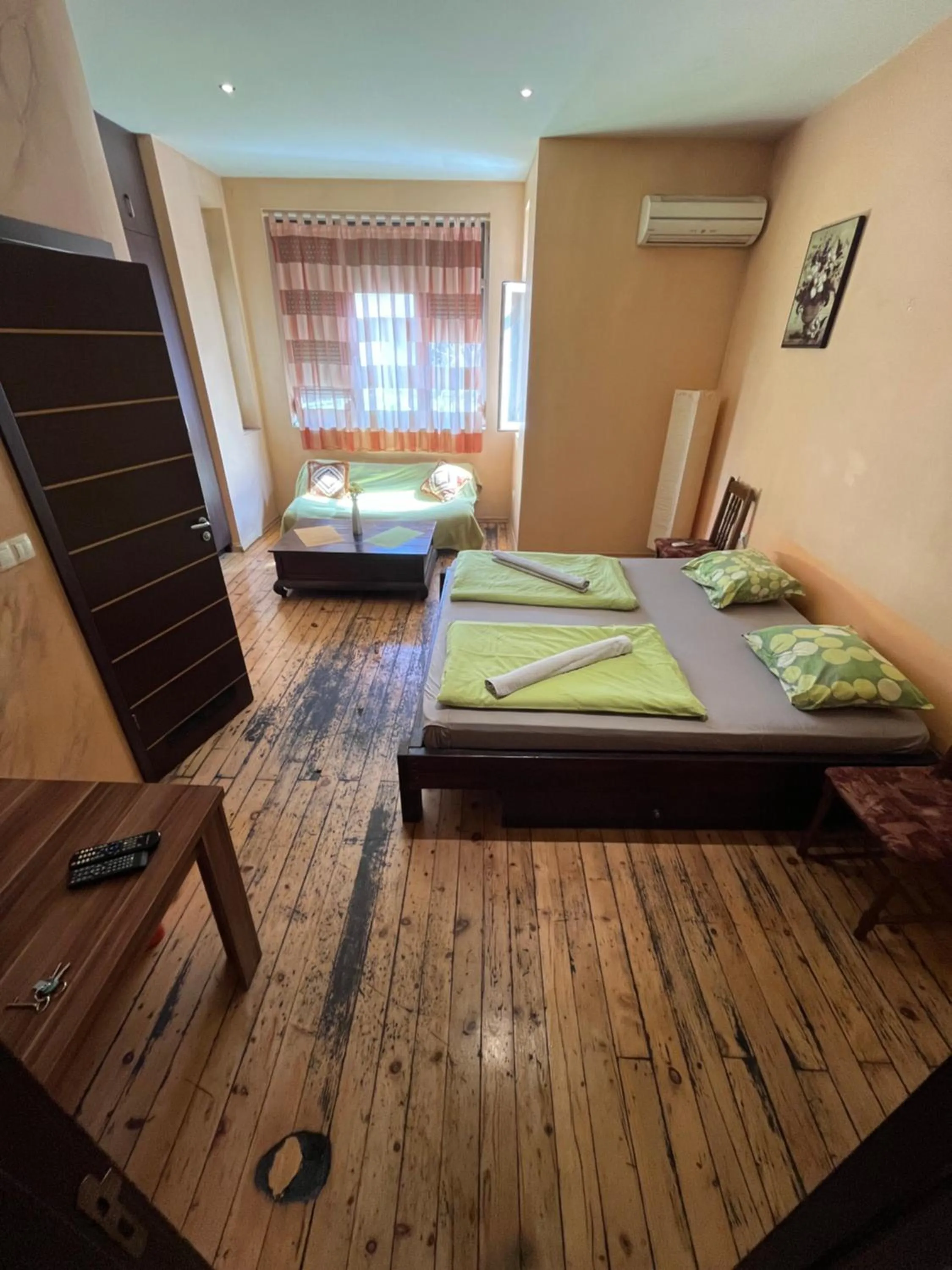 Bed in Elegance on a Budget - Rooms for Rent in Sofia Center