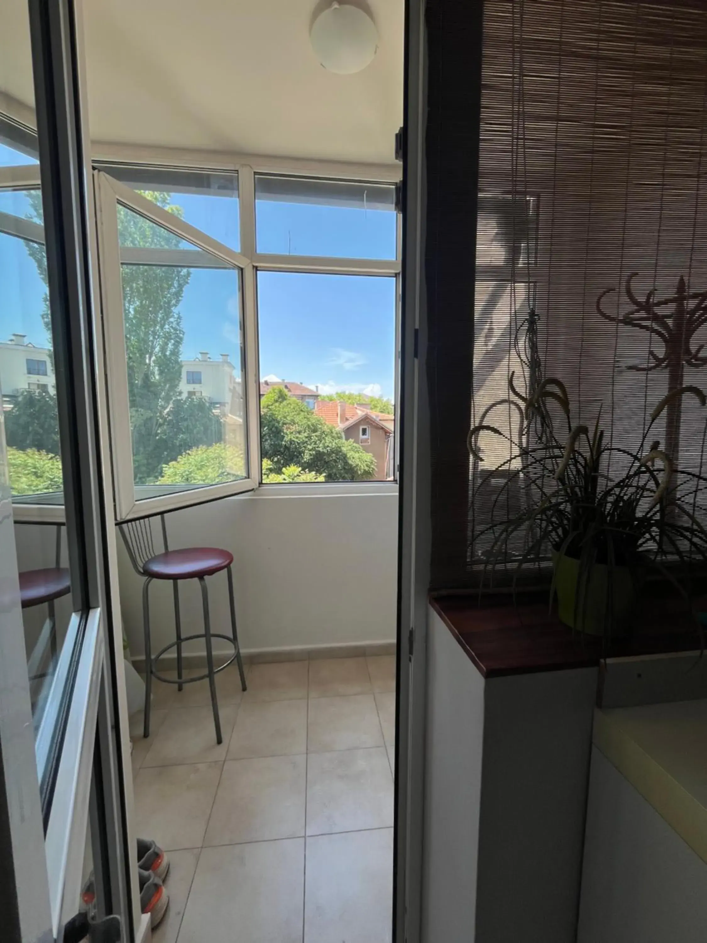 Double Room with Shared Bathroom and Air Conditioning in Elegance on a Budget - Rooms for Rent in Sofia Center Double Room with Shared Bathroom and Air Conditioning in Elegance on a Budget - Rooms for Rent in Sofia Center