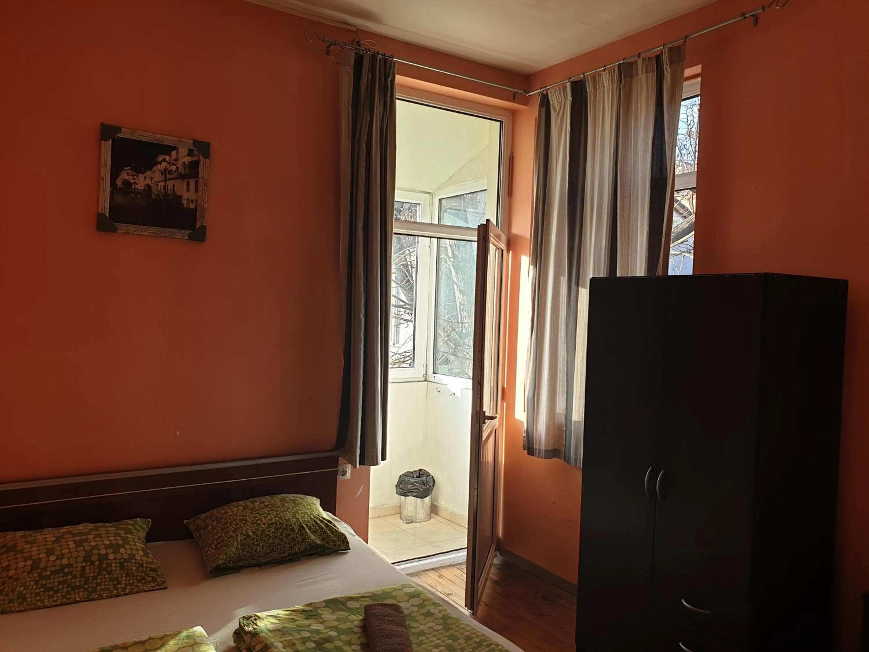 Elegance on a Budget - Rooms for Rent in Sofia Center