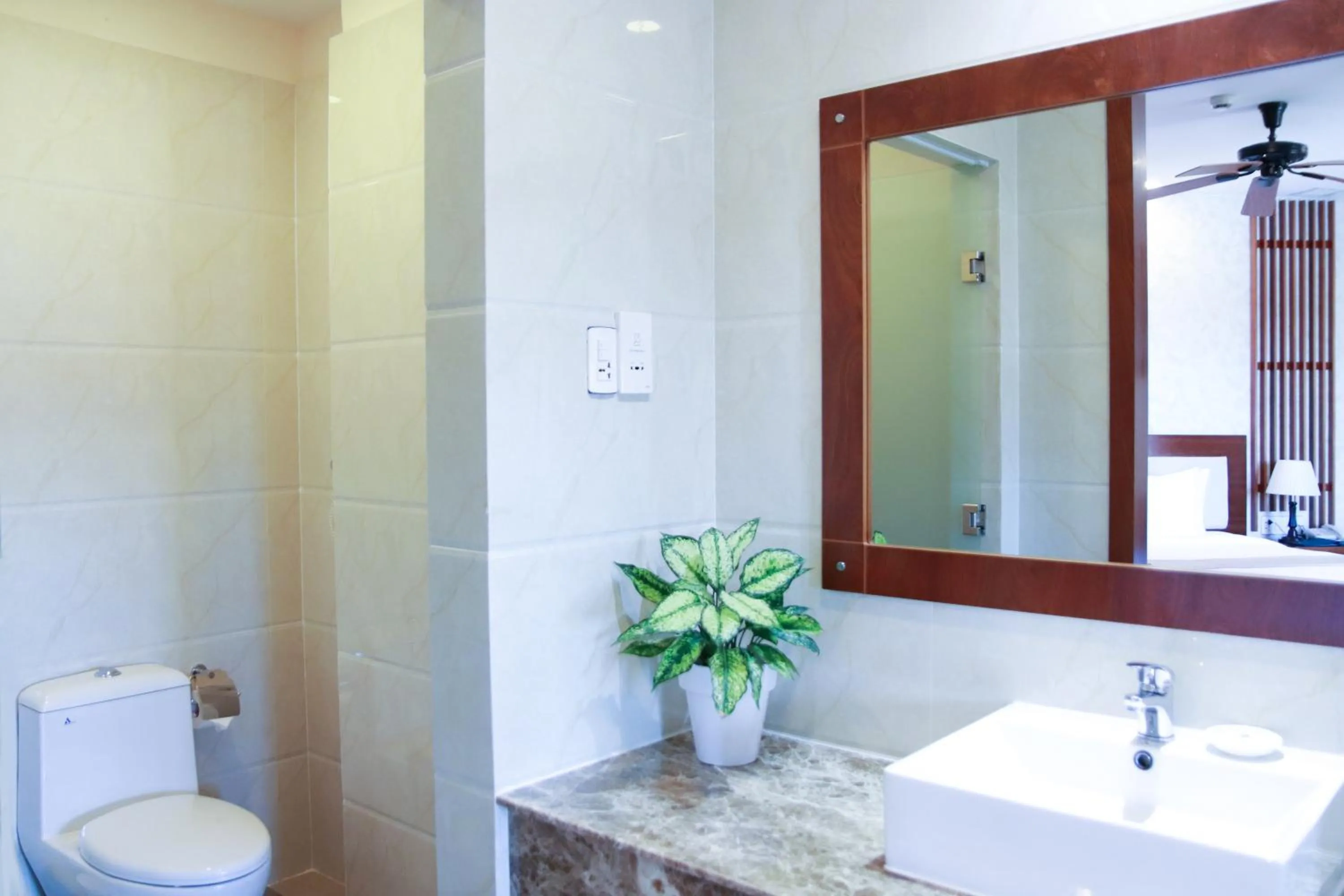 Toilet in Ladalat Hotel