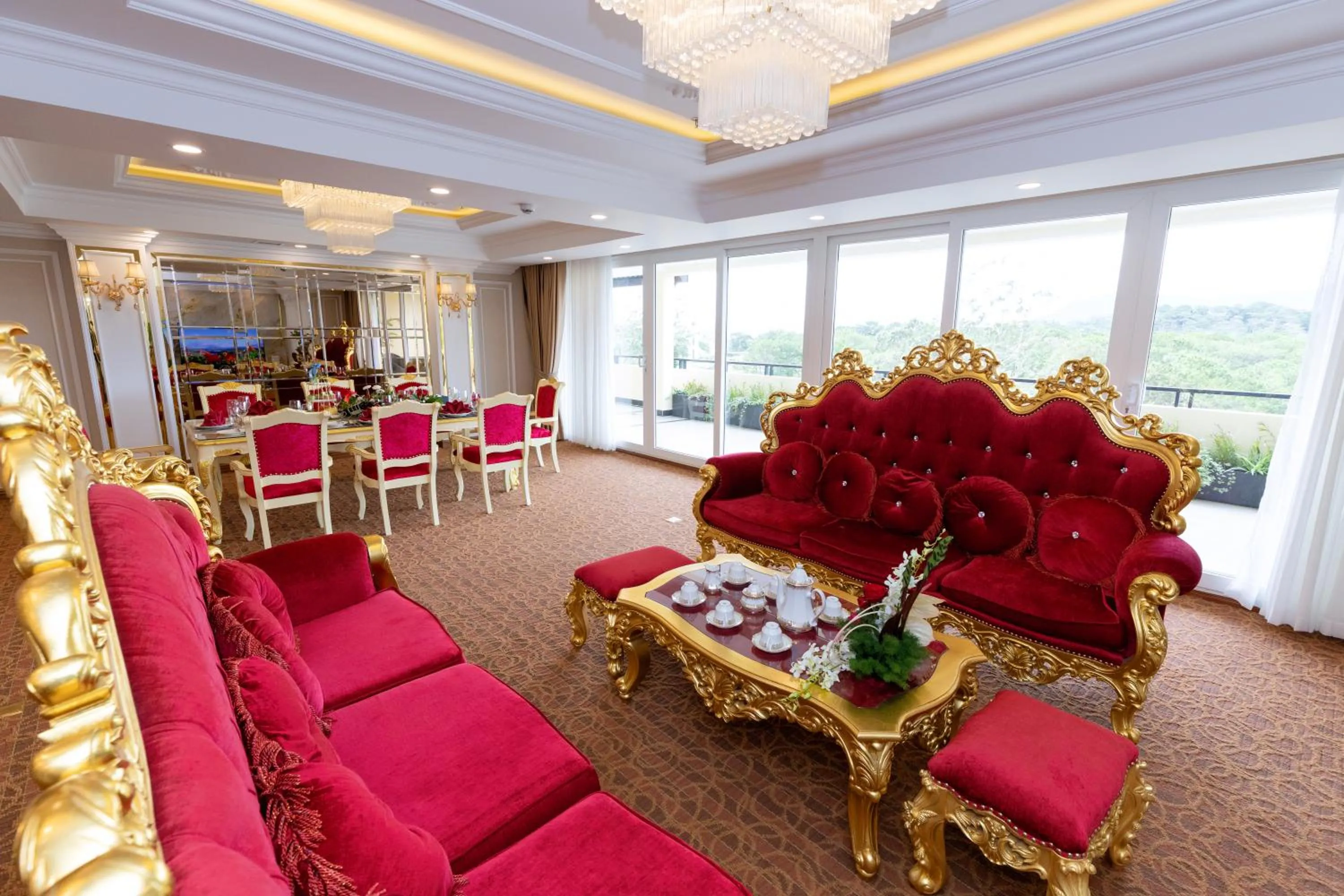 TV and multimedia in Ladalat Hotel