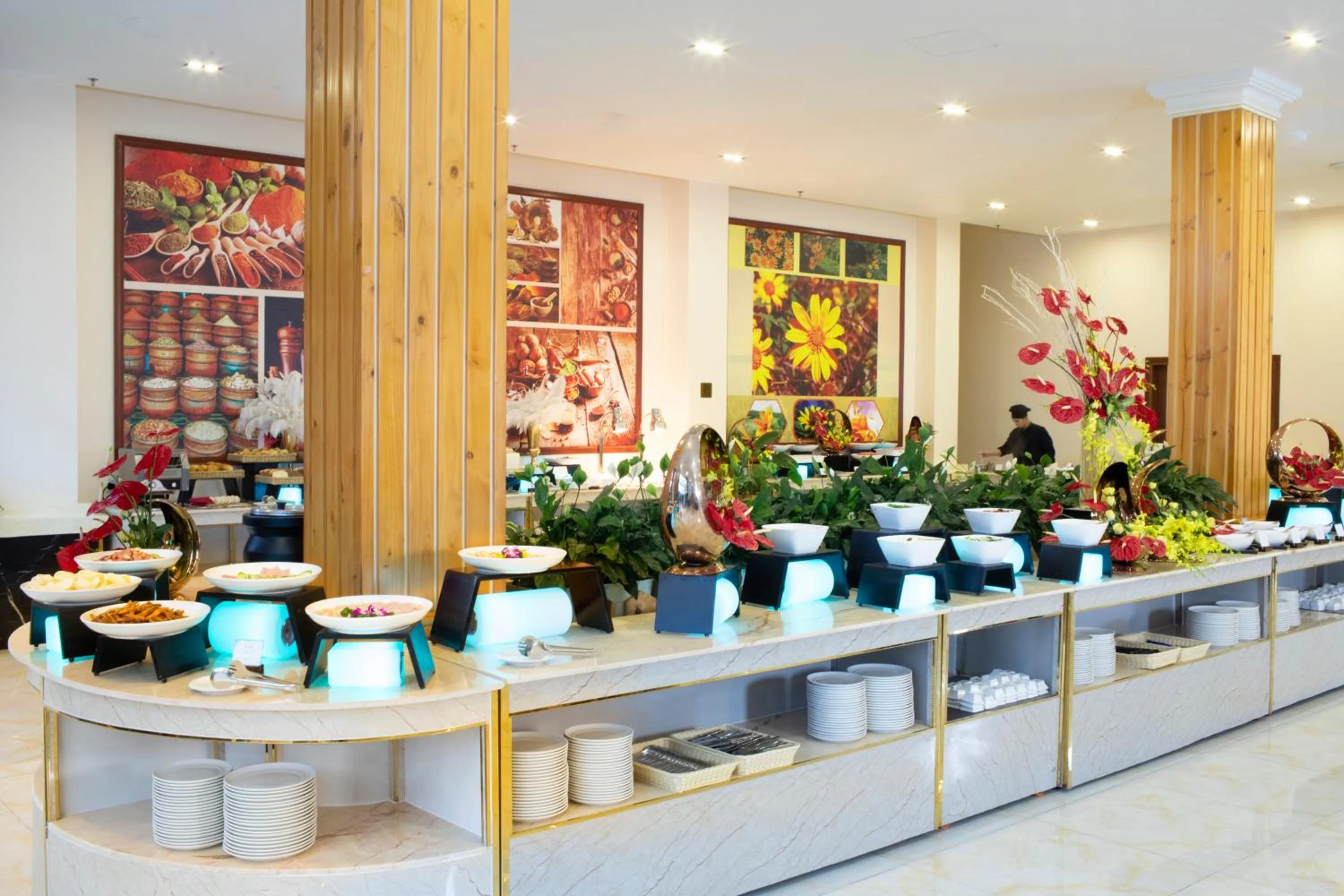 Restaurant/places to eat in Ladalat Hotel