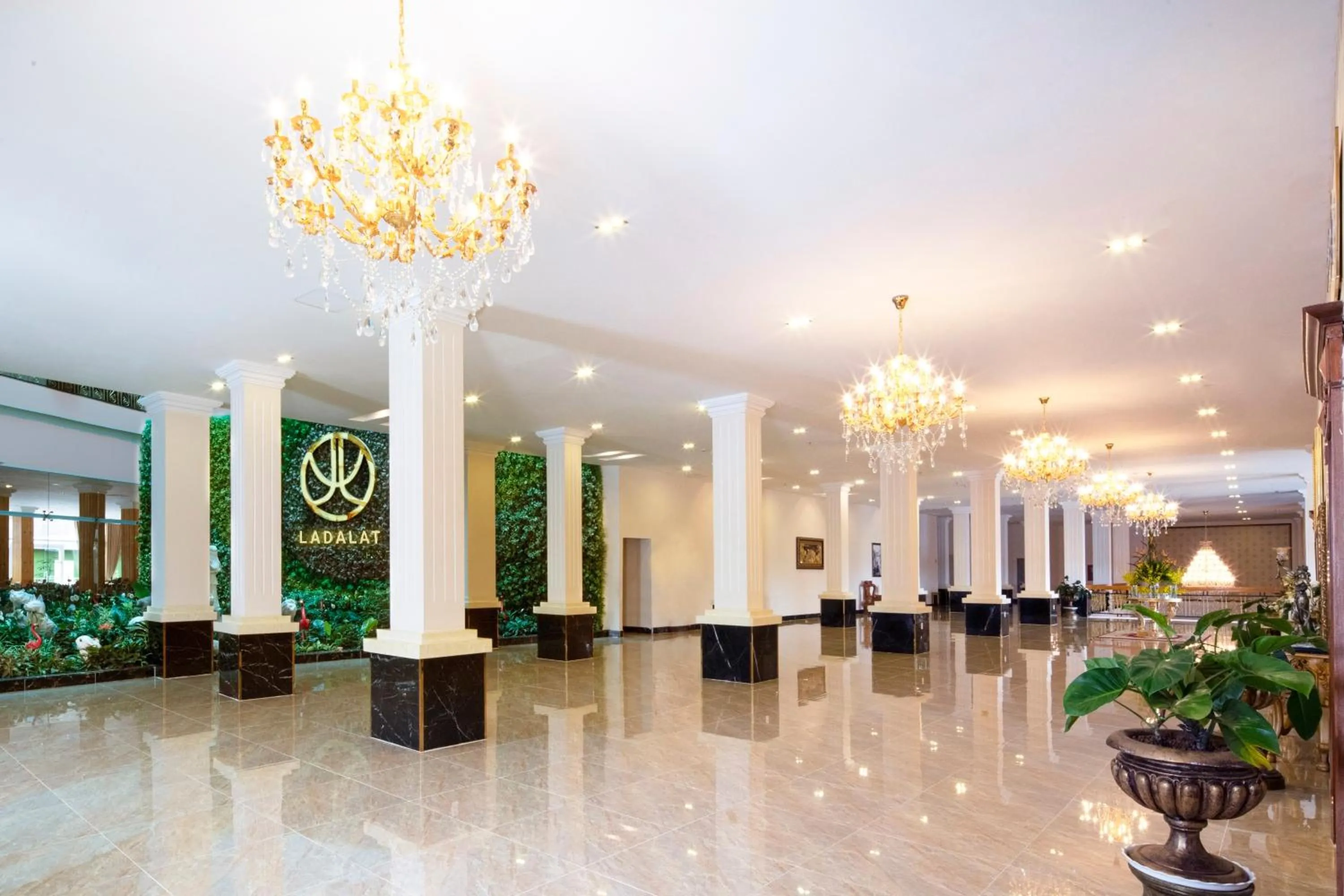 Lobby or reception in Ladalat Hotel