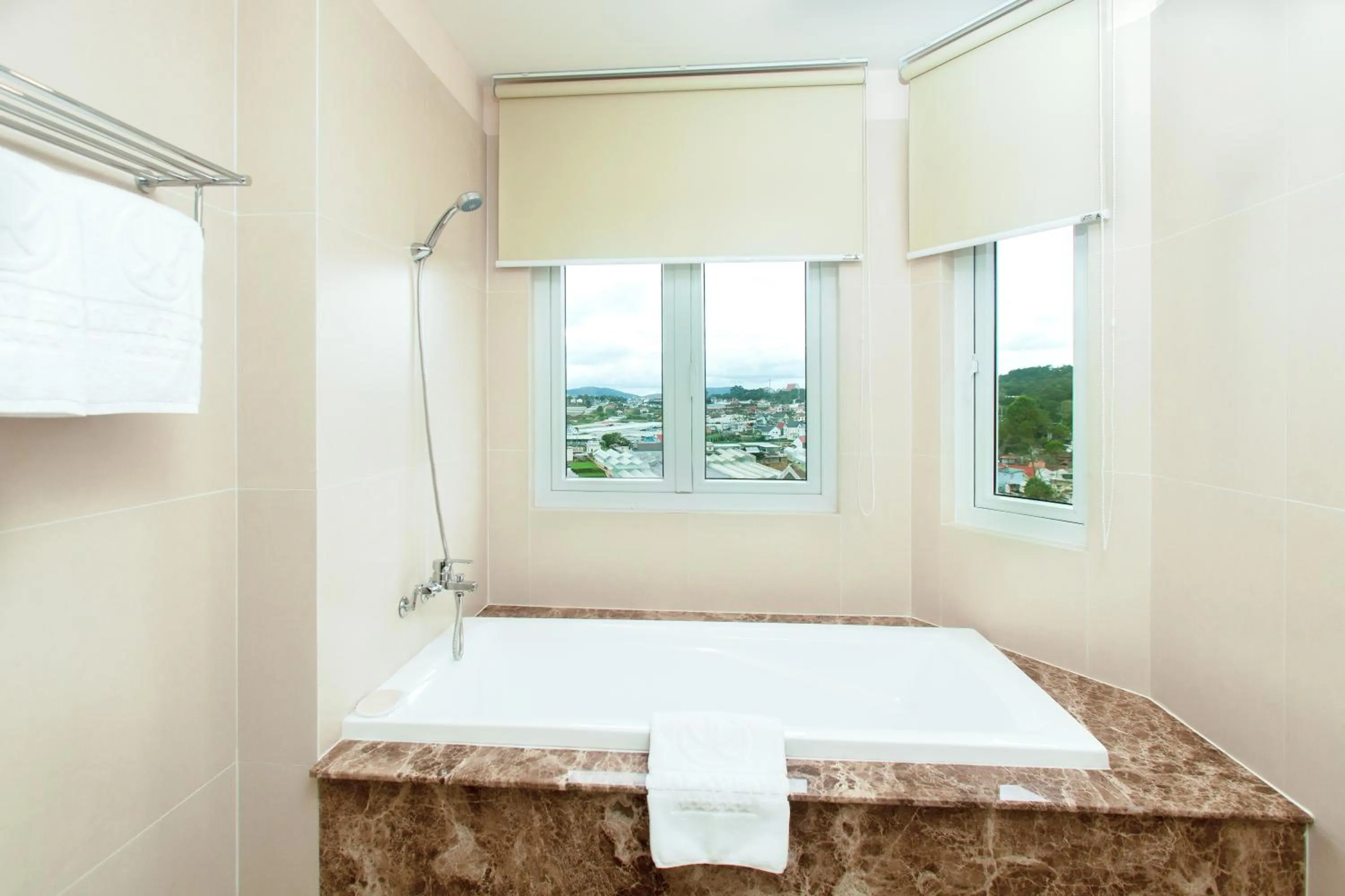 Shower in Ladalat Hotel