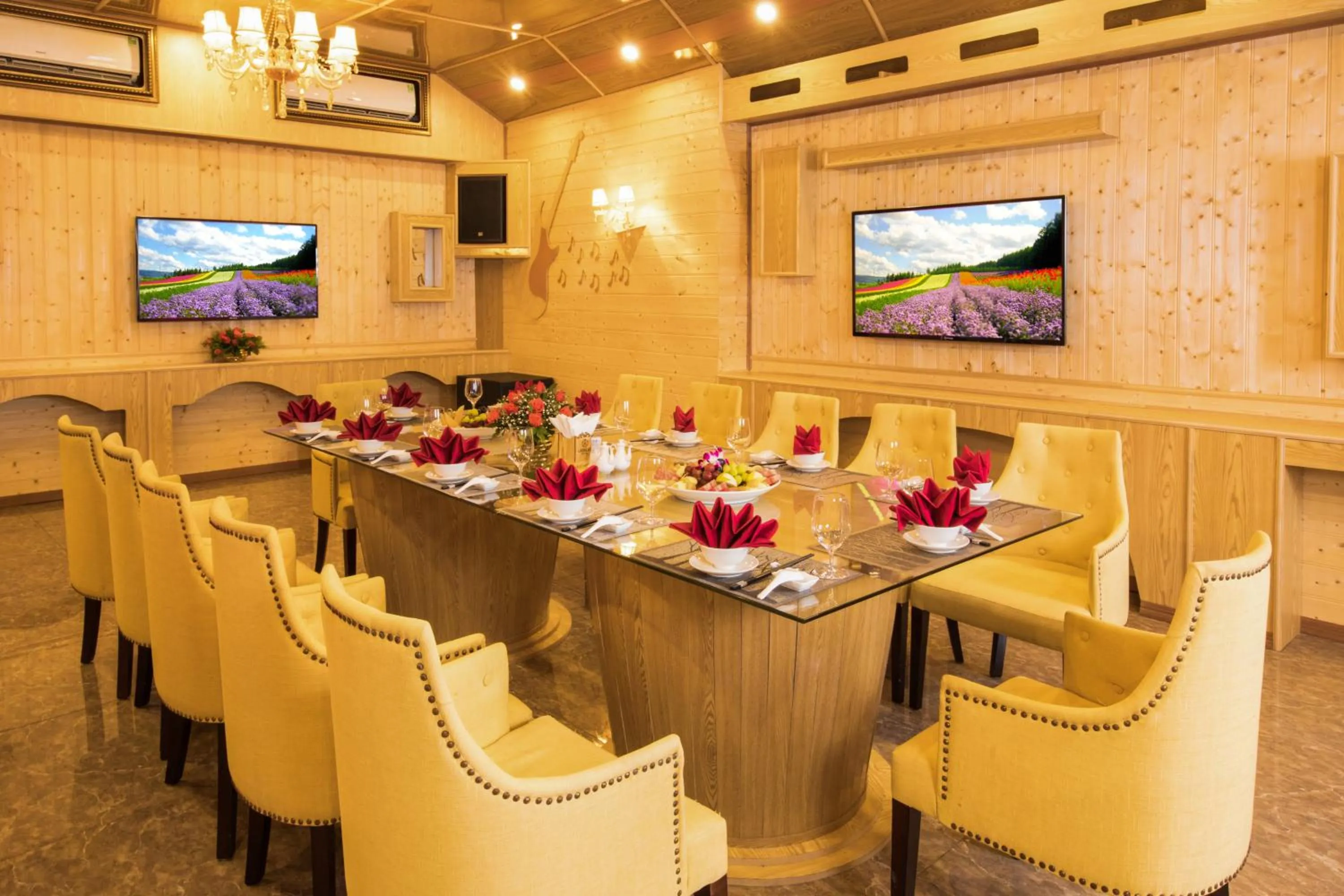 Karaoke in Ladalat Hotel