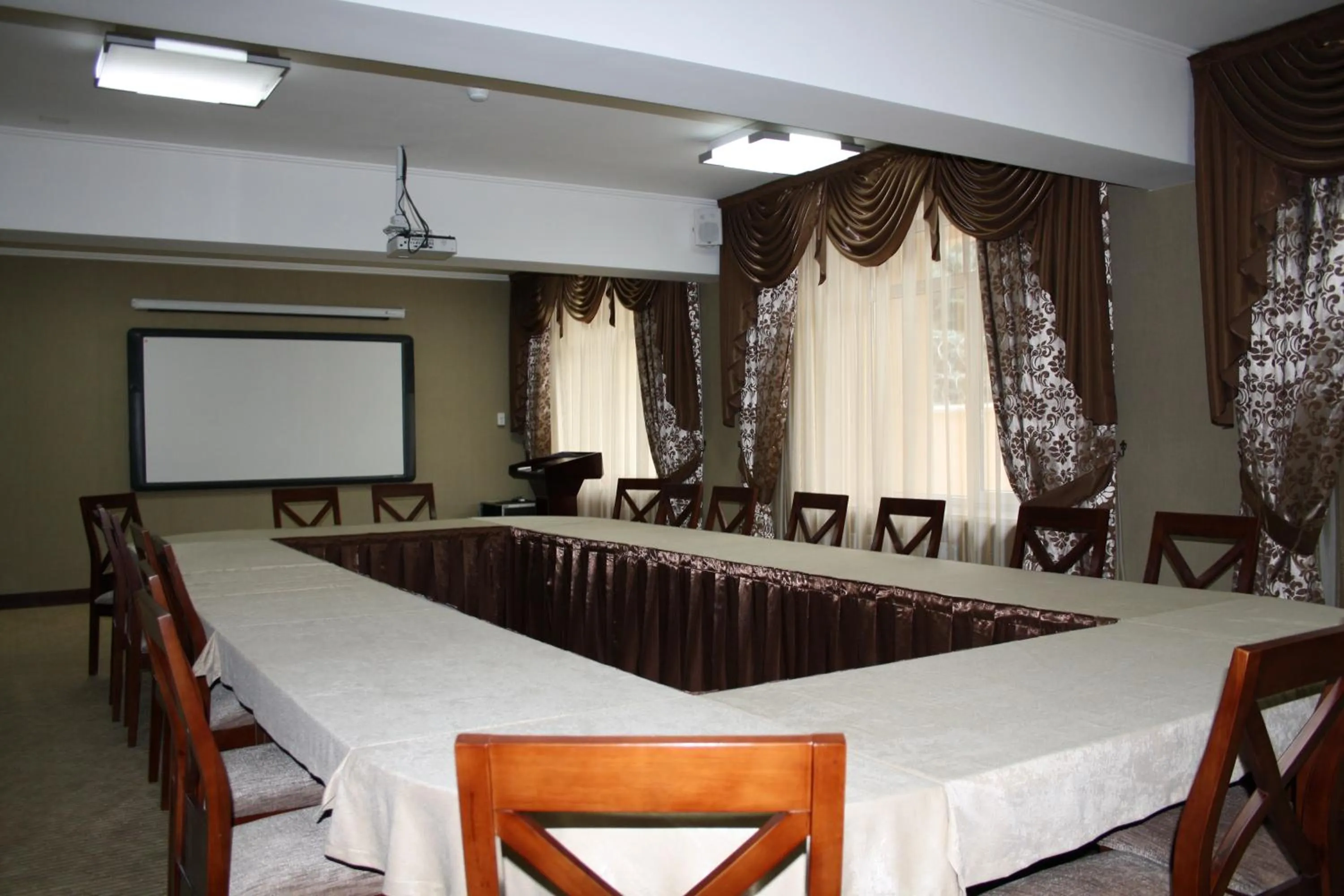Business facilities in Voyage Hotel
