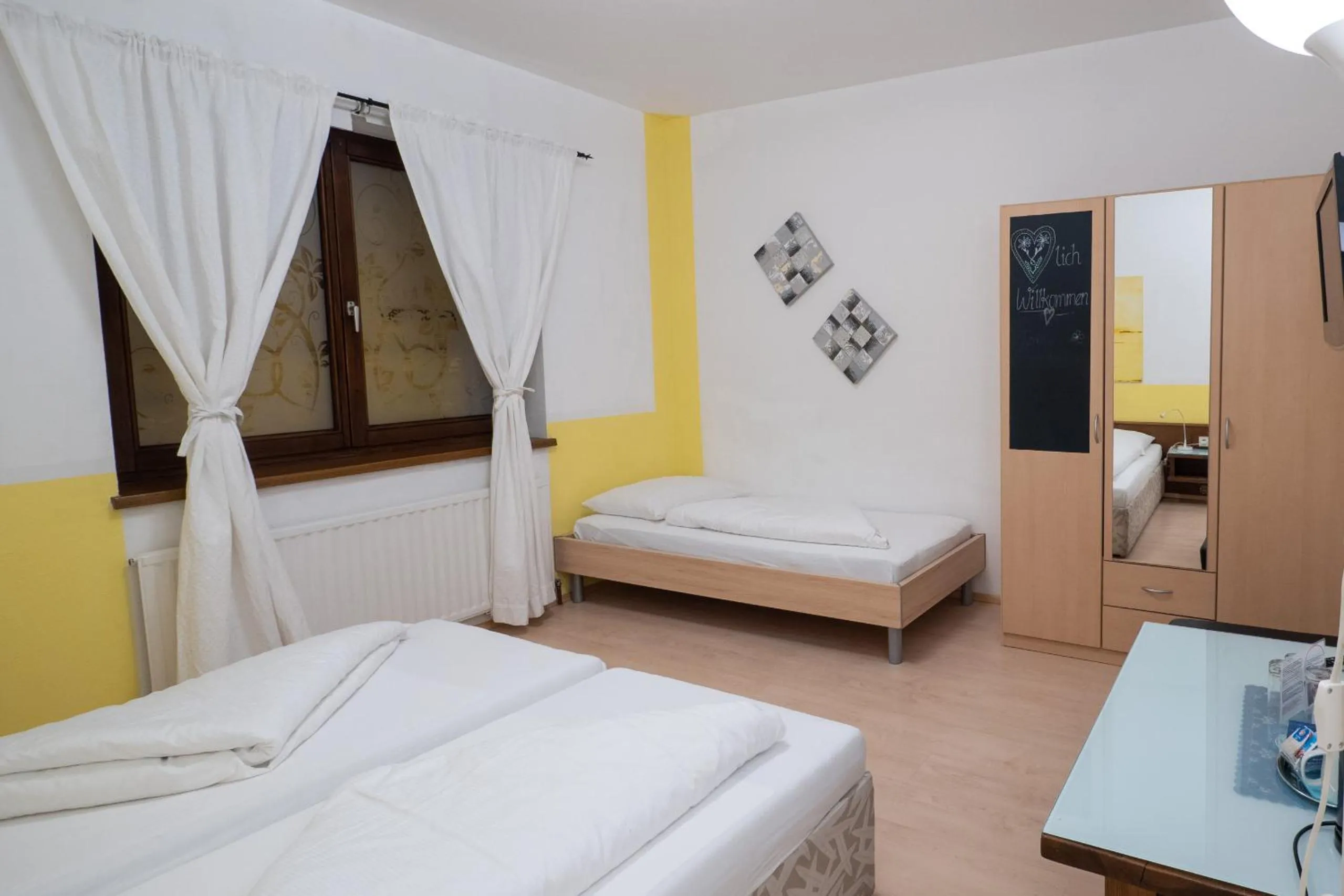 Bedroom, Bed in B&B Hotel Heimgartl