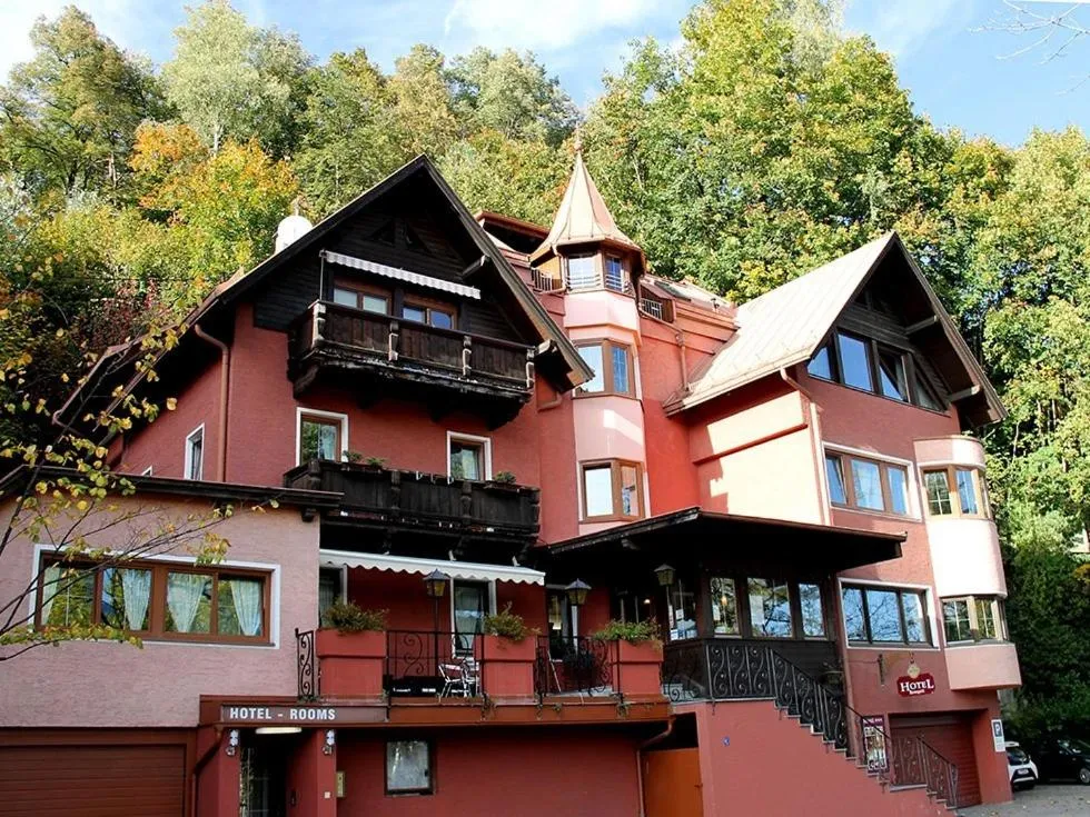 Property building in B&B Hotel Heimgartl