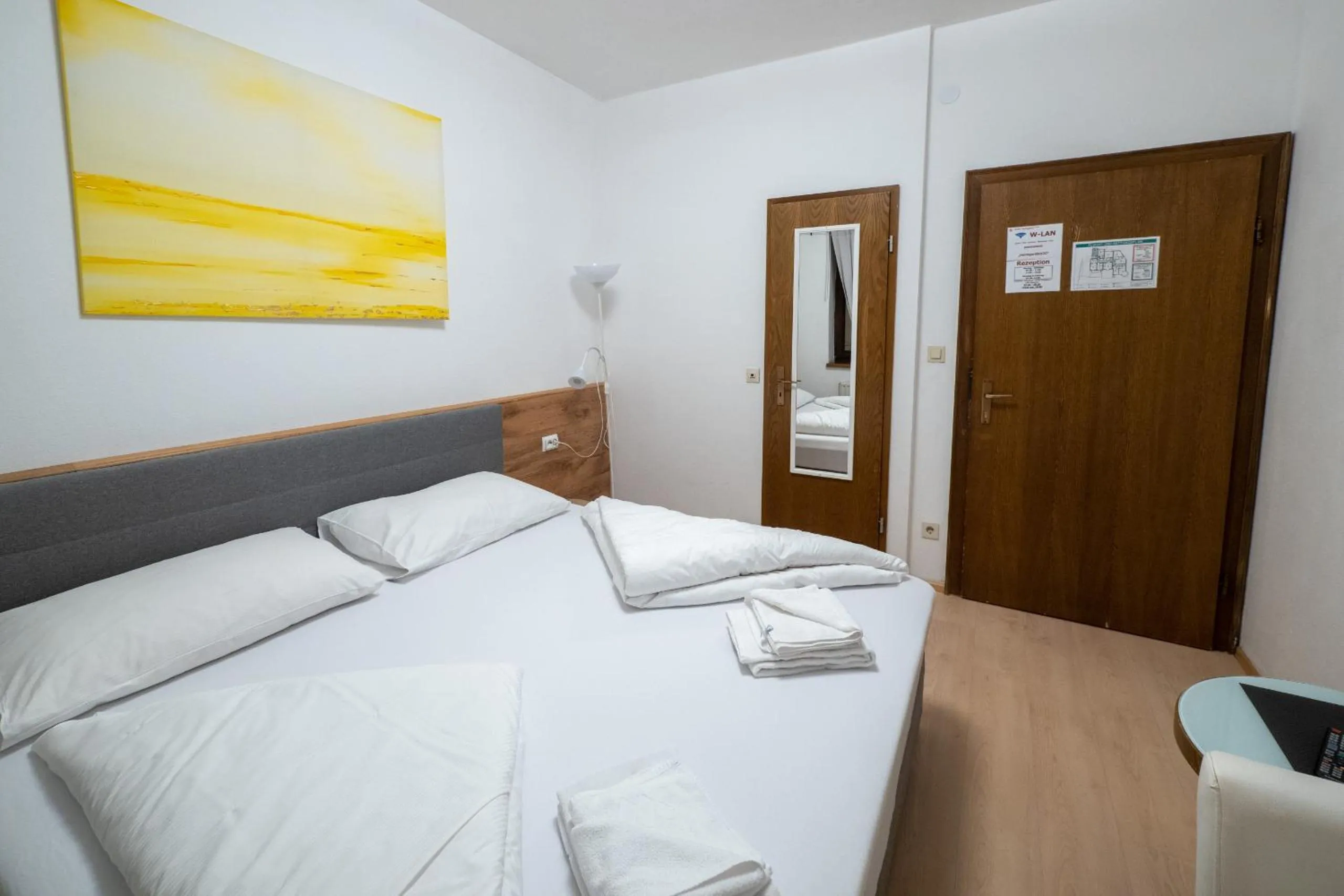 Bedroom, Bed in B&B Hotel Heimgartl