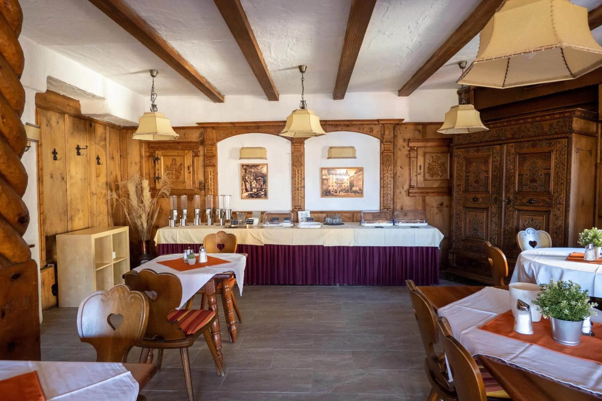 Dining area in B&B Hotel Heimgartl
