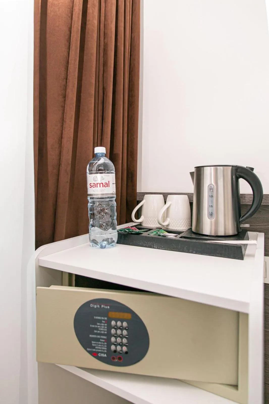 Coffee/tea facilities in Astra Hotel