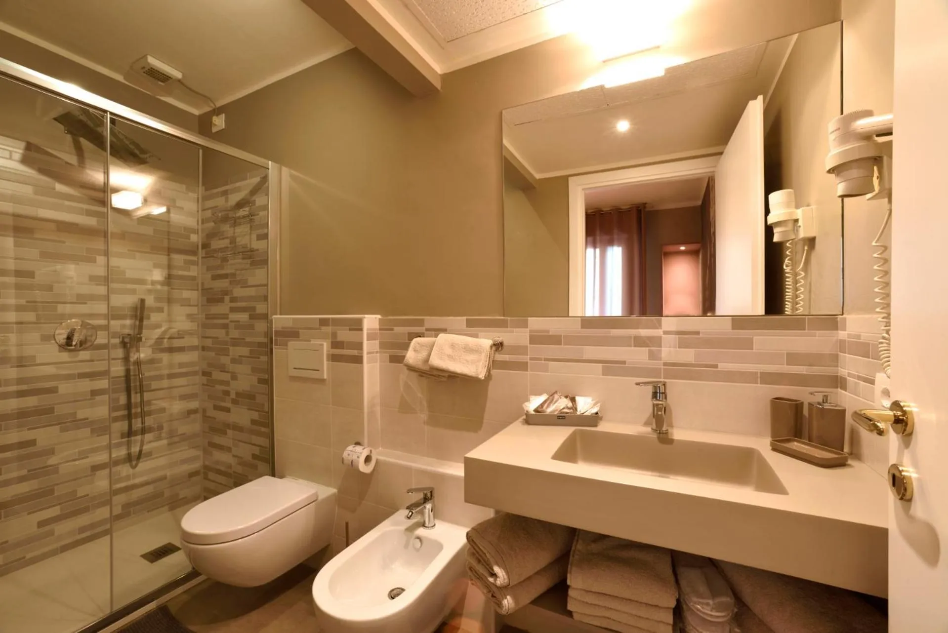 Toilet in Hotel Bristol