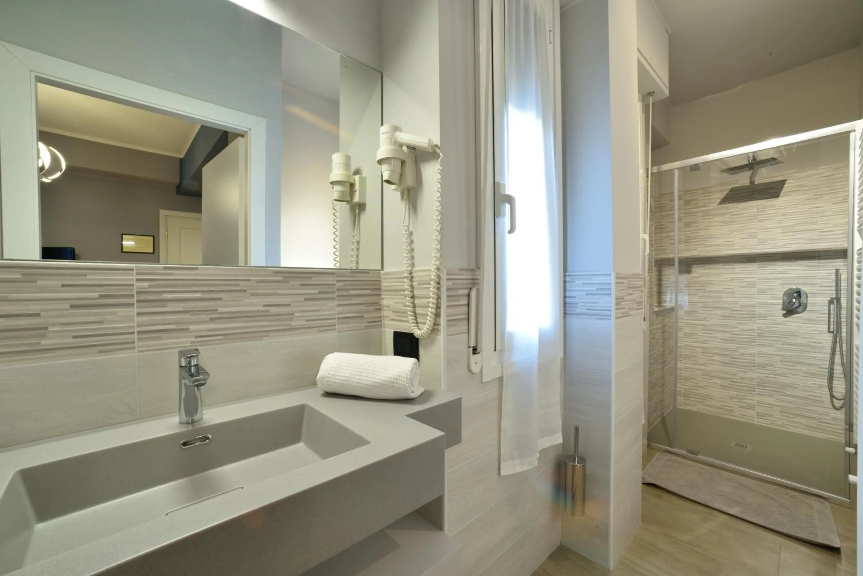 Shower in Hotel Bristol