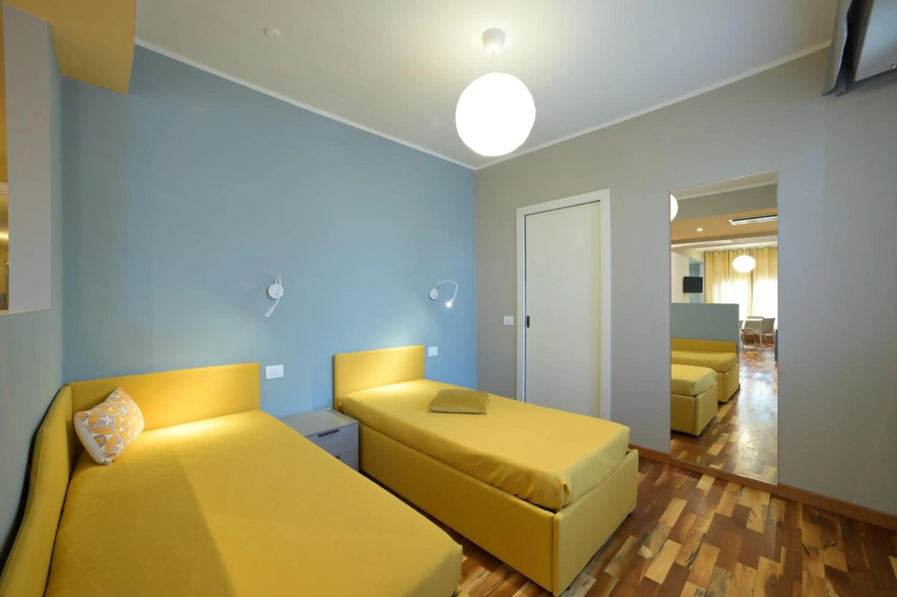 Living room, Bed in Hotel Bristol