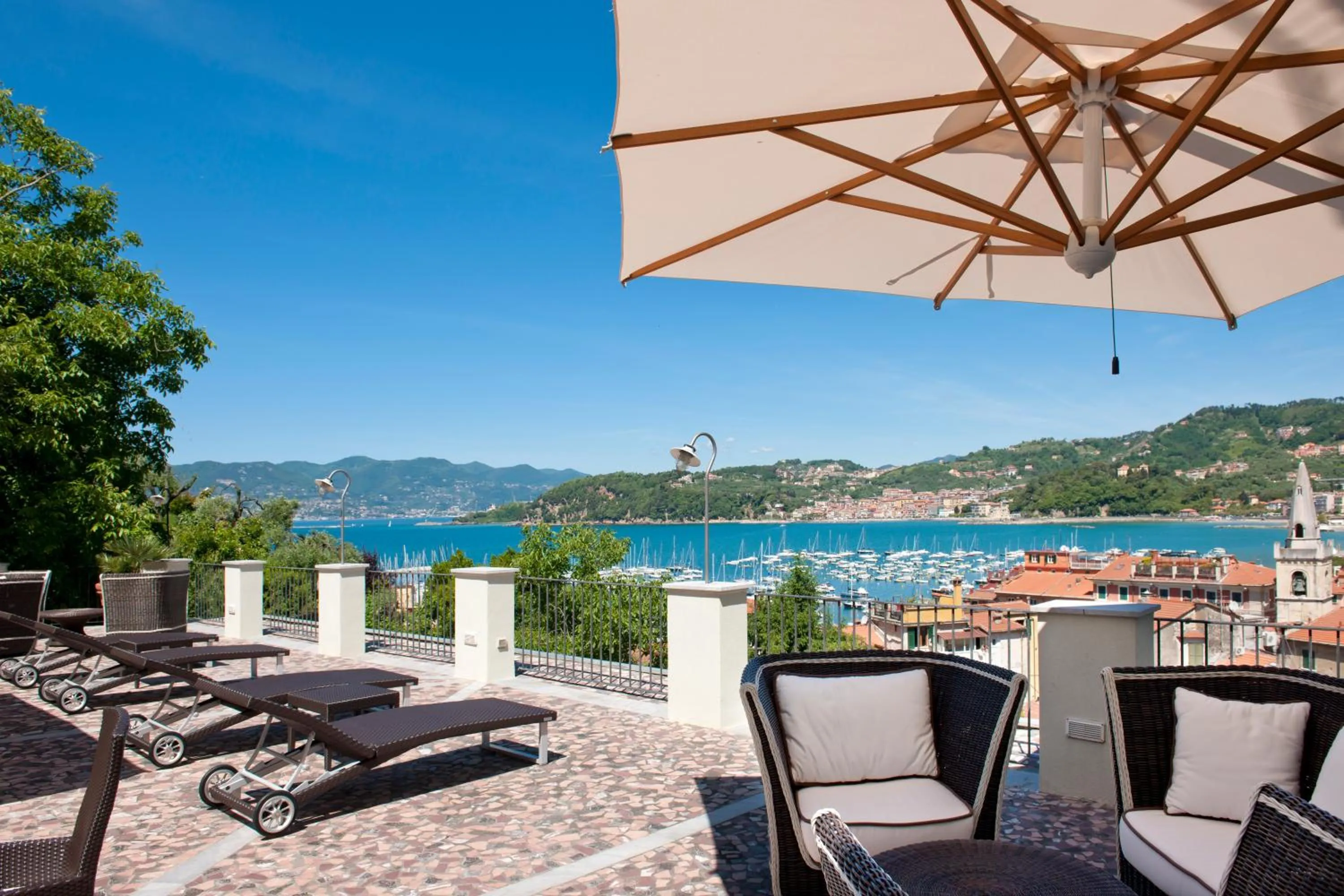 Balcony/Terrace in Doria Park Hotel