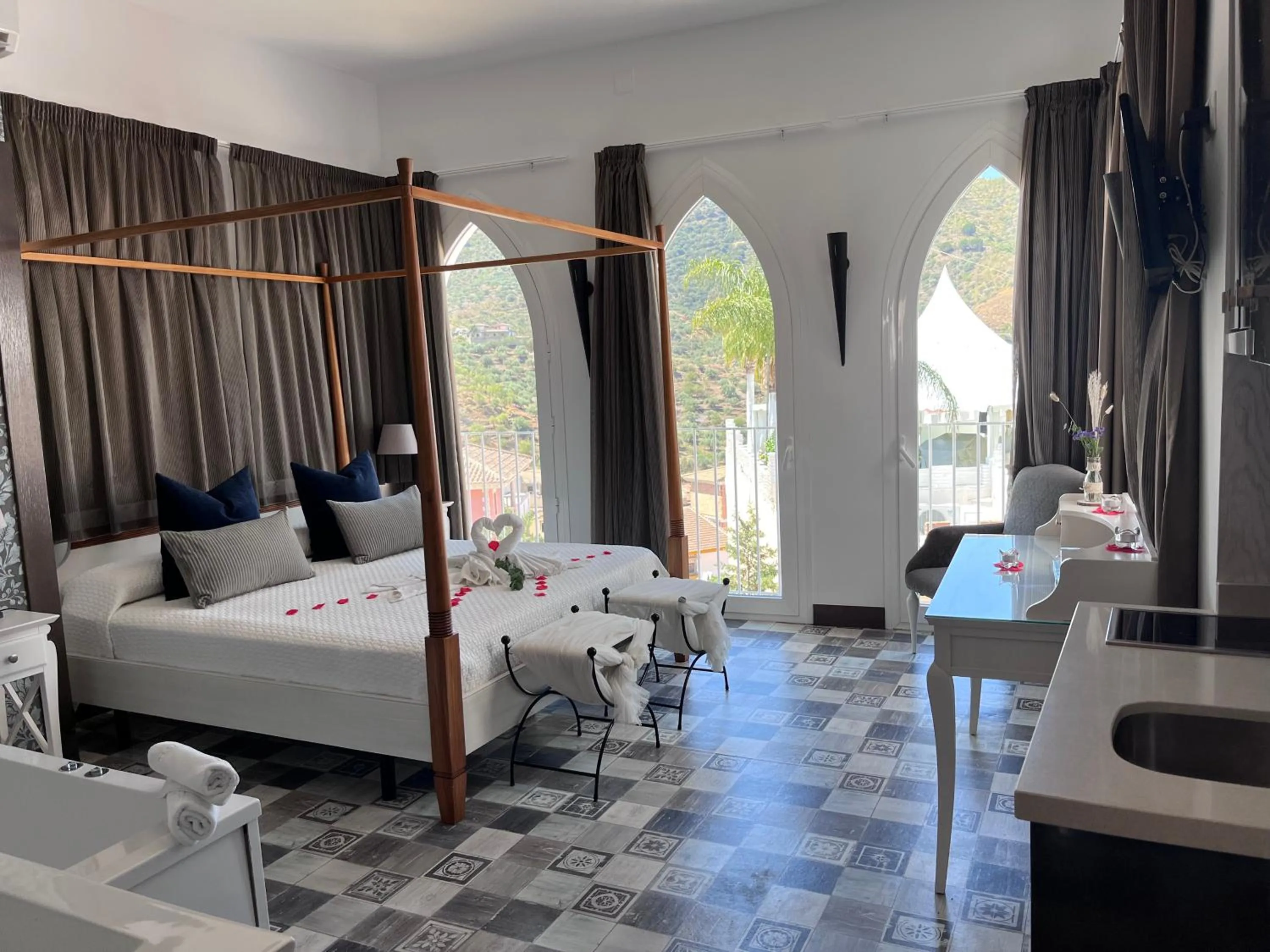 Photo of the whole room, Bed in Balcones de Bentomiz