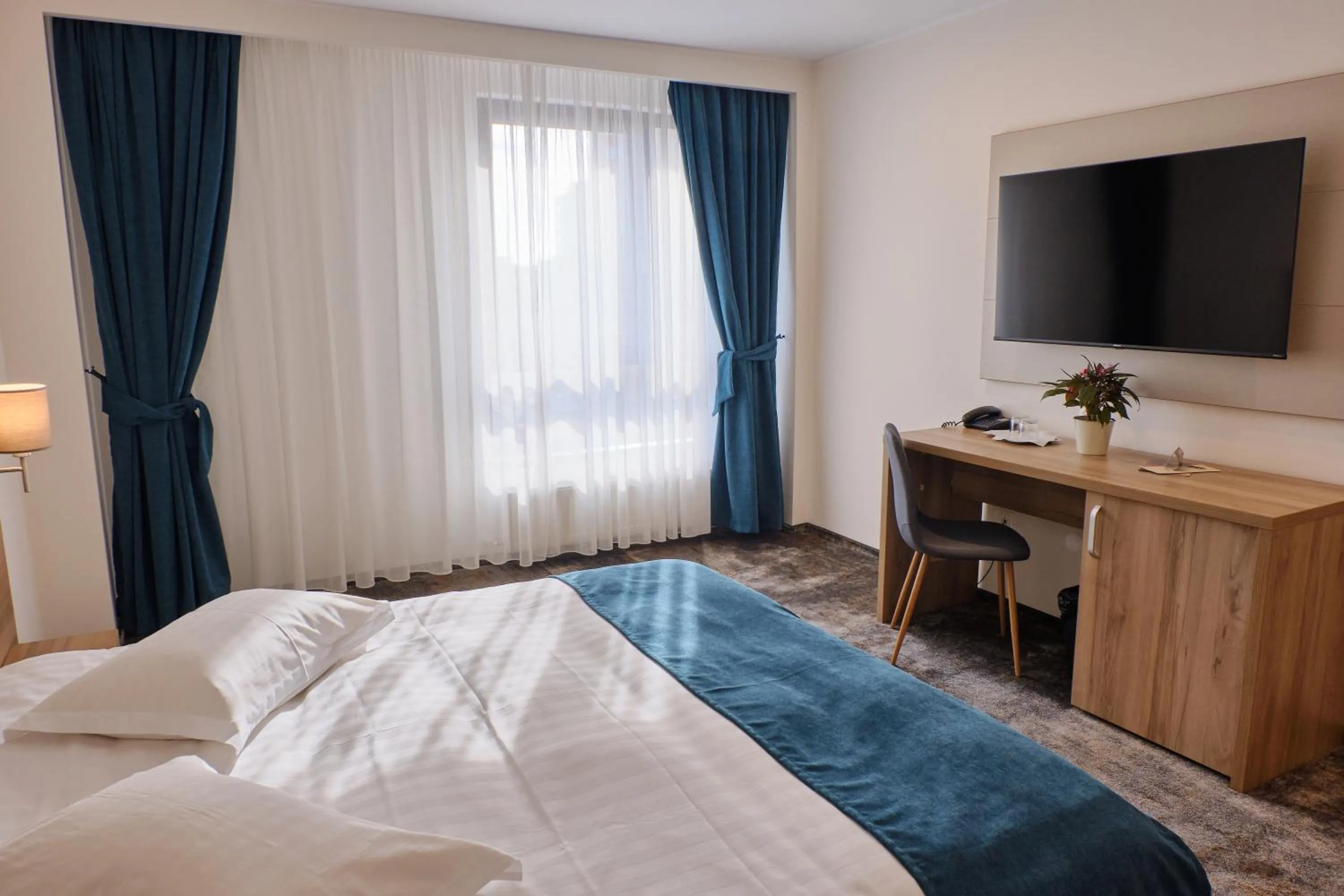 Photo of the whole room, Bed in Hotel Regal