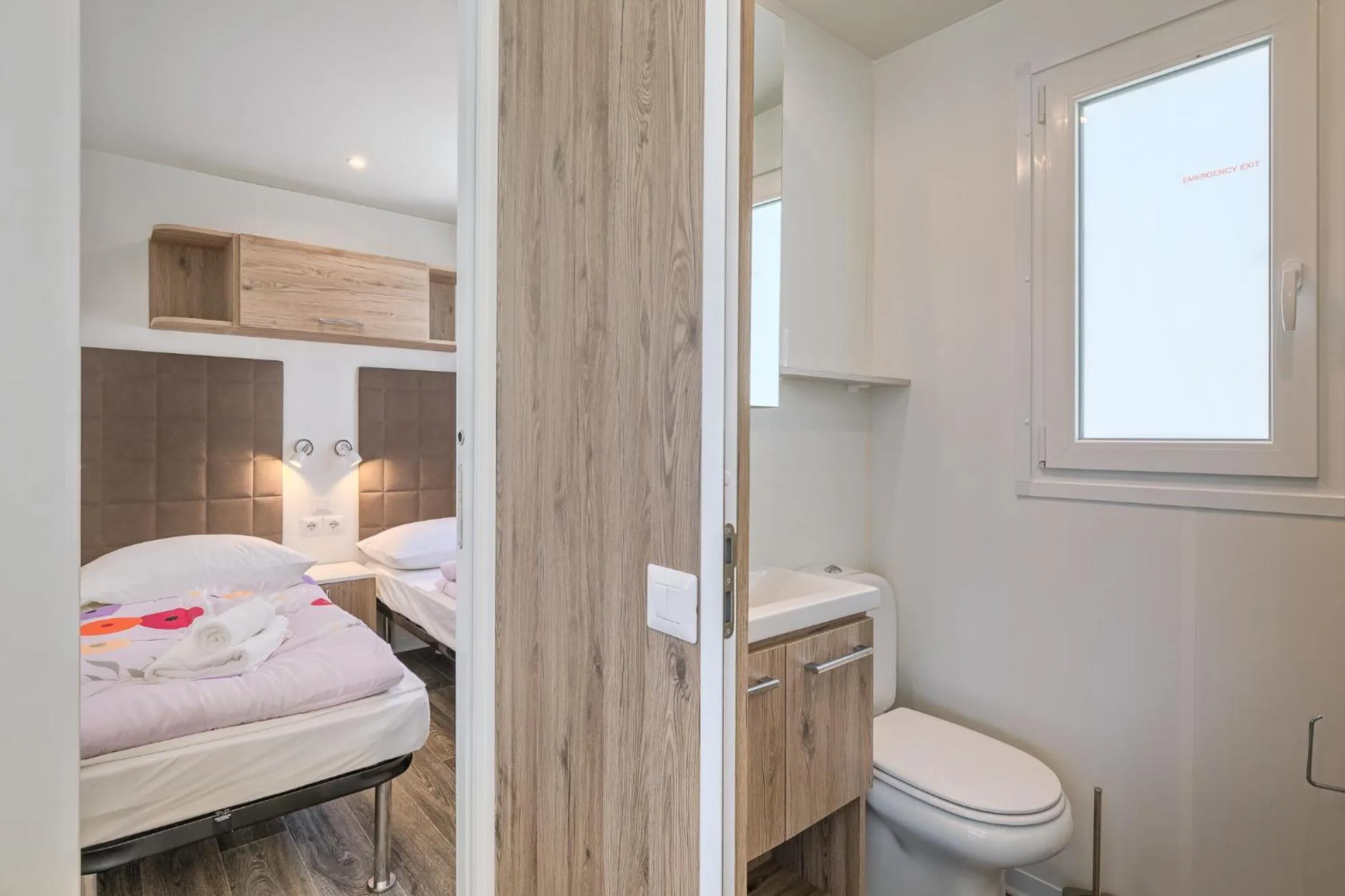 Bathroom, Bed in Mobile Homes Camping Santa Marina, Lanterna
