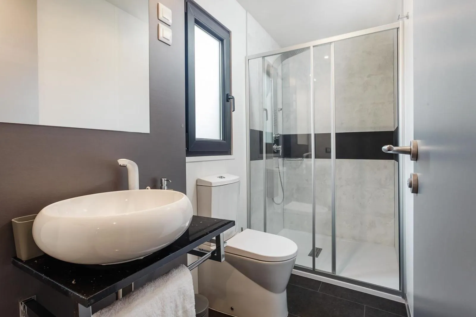 Shower in Mobile Homes Camping Santa Marina, Lanterna