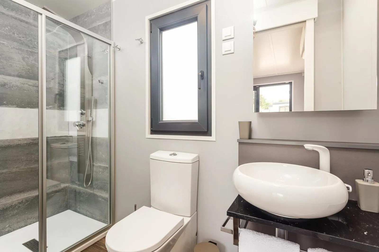 Shower in Mobile Homes Camping Santa Marina, Lanterna