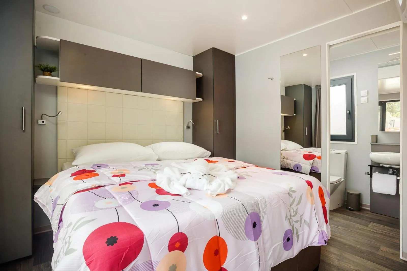 Bed in Mobile Homes Camping Santa Marina, Lanterna