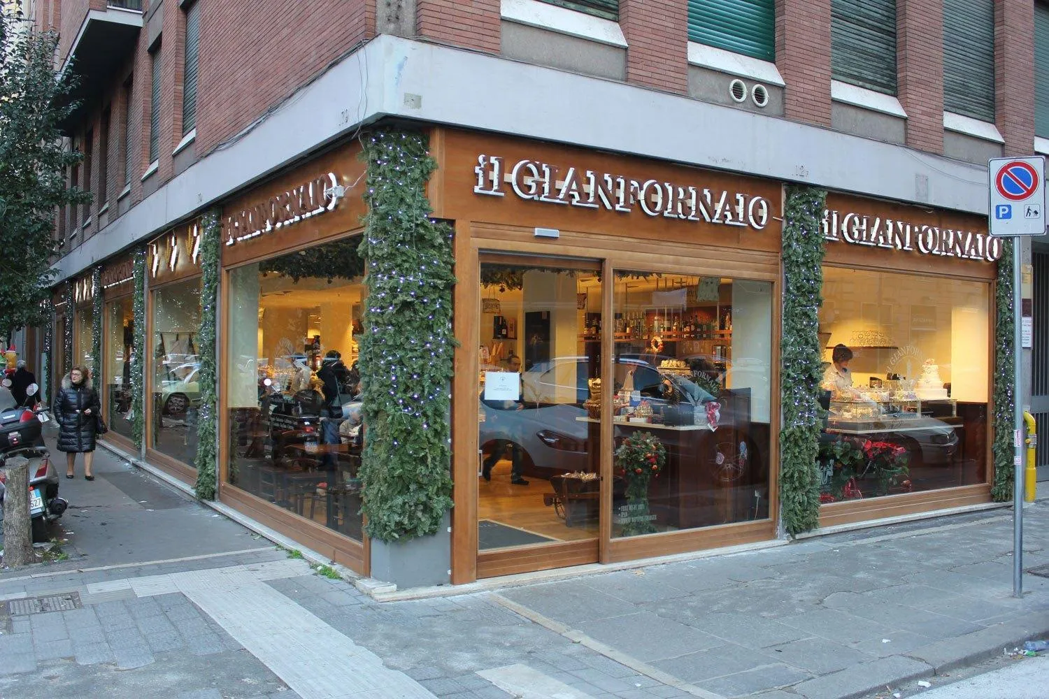 Breakfast in Inside Roma Rooms