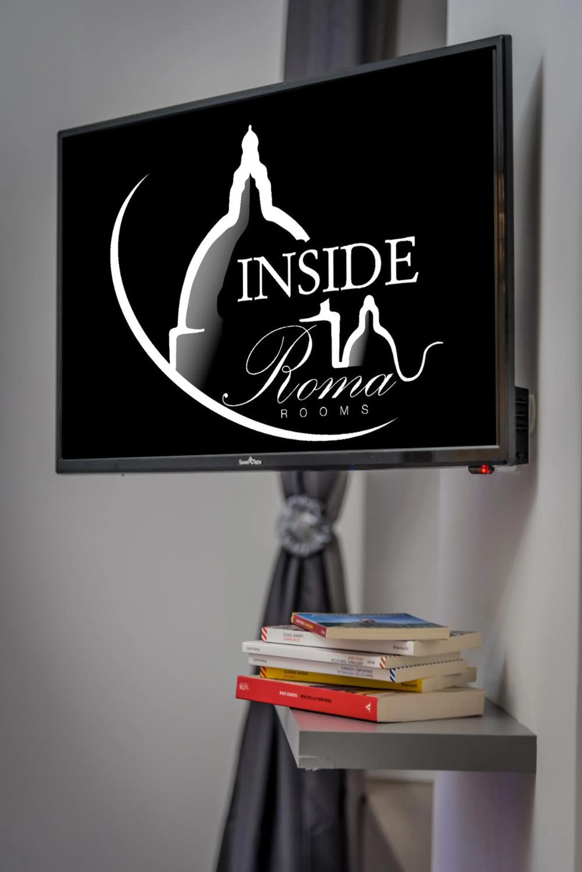 TV and multimedia in Inside Roma Rooms