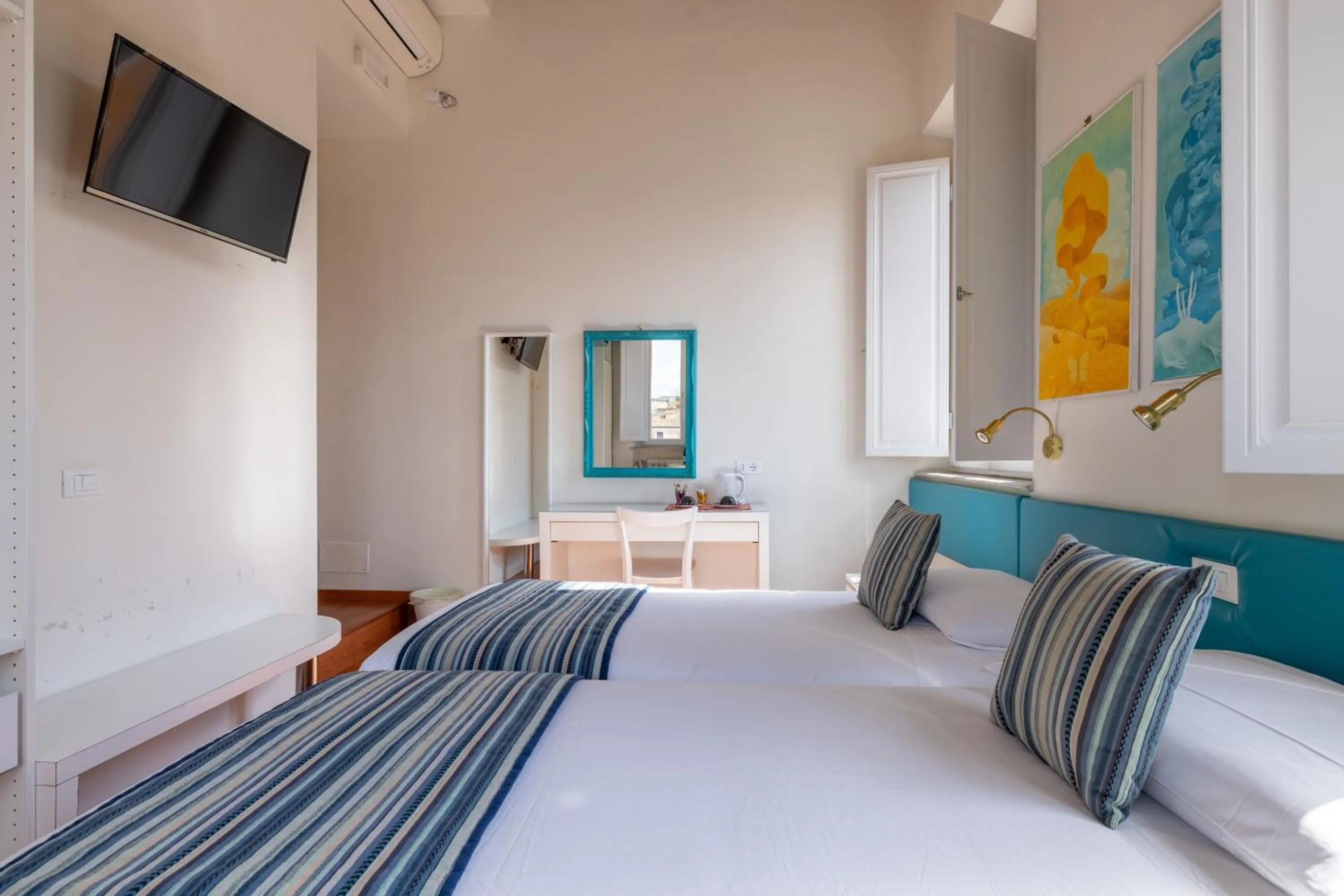 TV and multimedia, Bed in Superior Relais FCollection Temple View