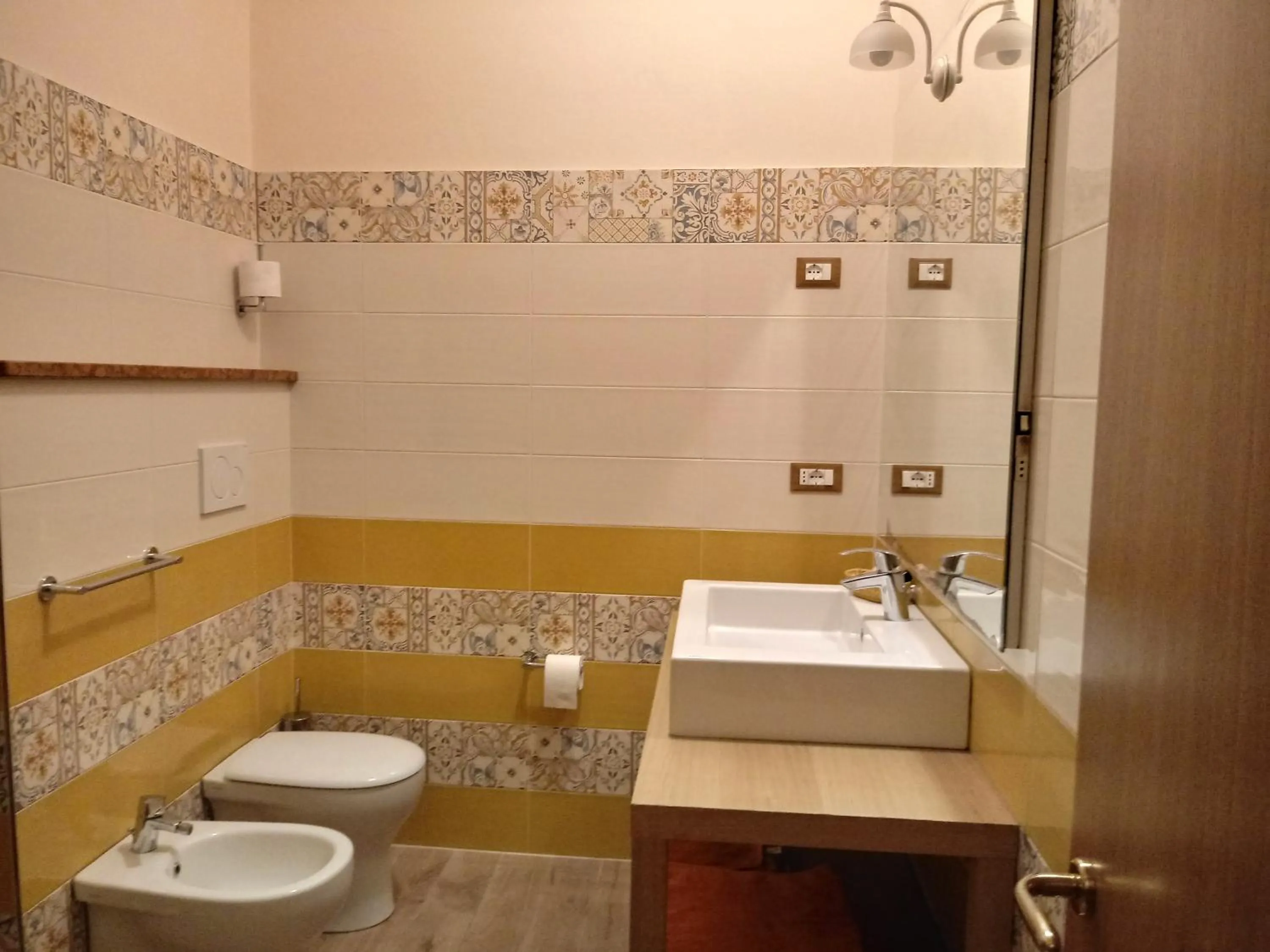 Bathroom in Albergo Giulia Gonzaga