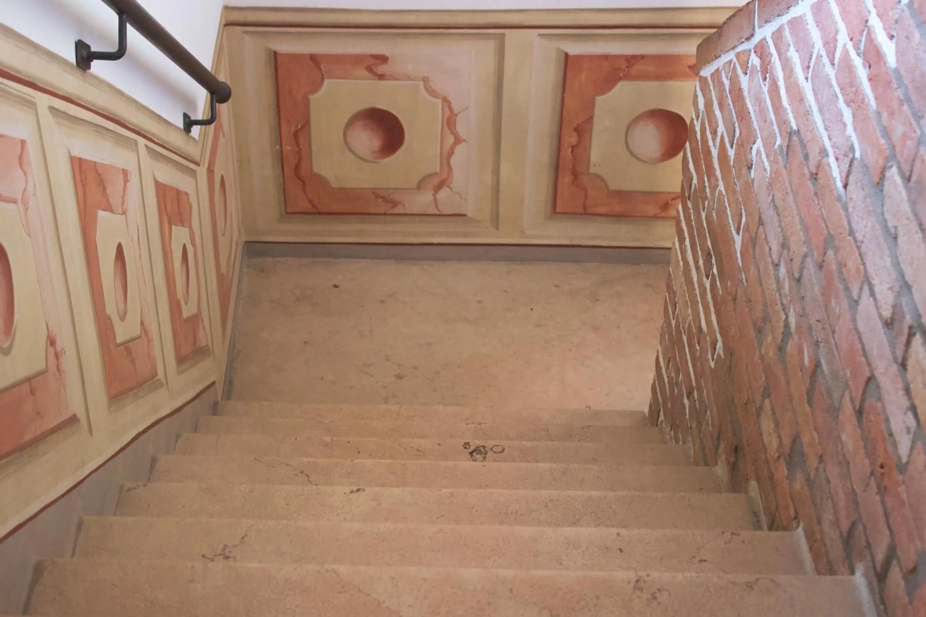 Decorative detail in Albergo Giulia Gonzaga