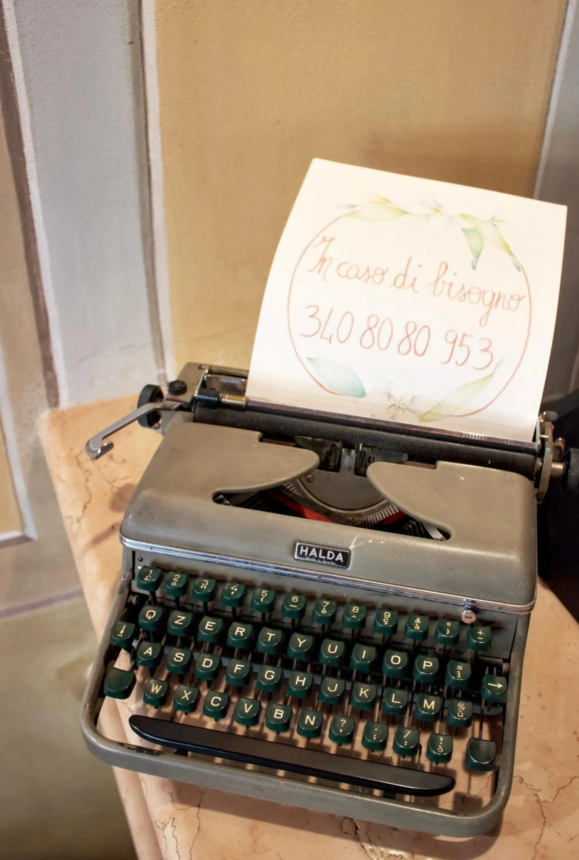 Decorative detail in Albergo Giulia Gonzaga