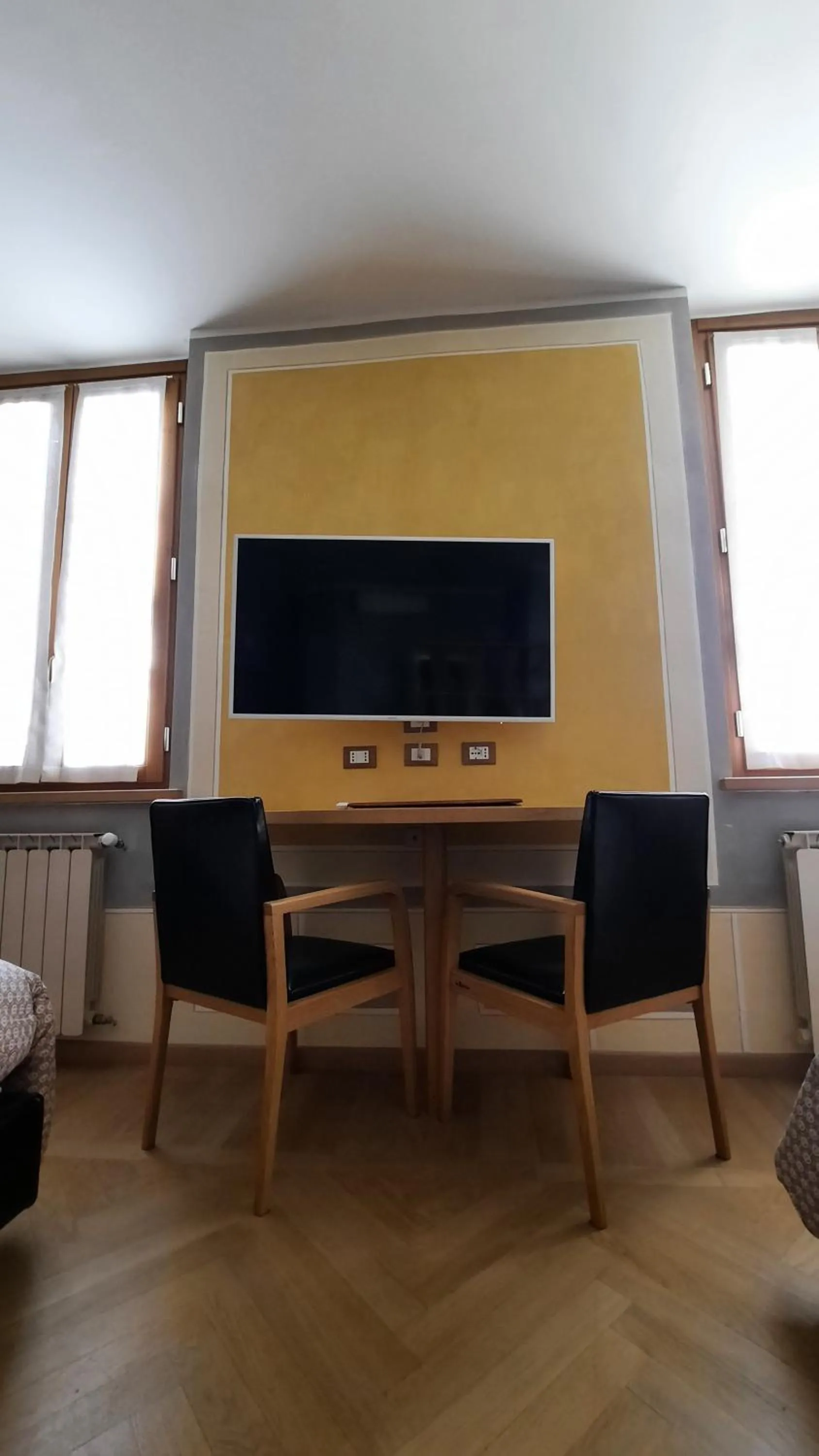 TV and multimedia in Albergo Giulia Gonzaga