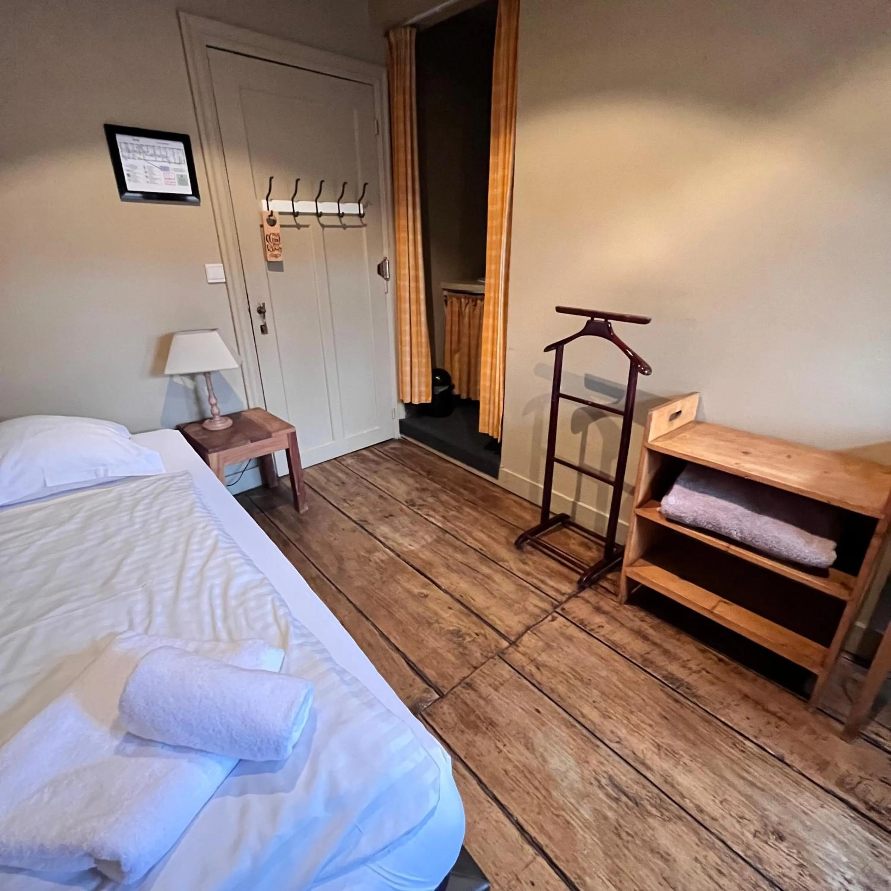 Bathroom, Bed in Orshof