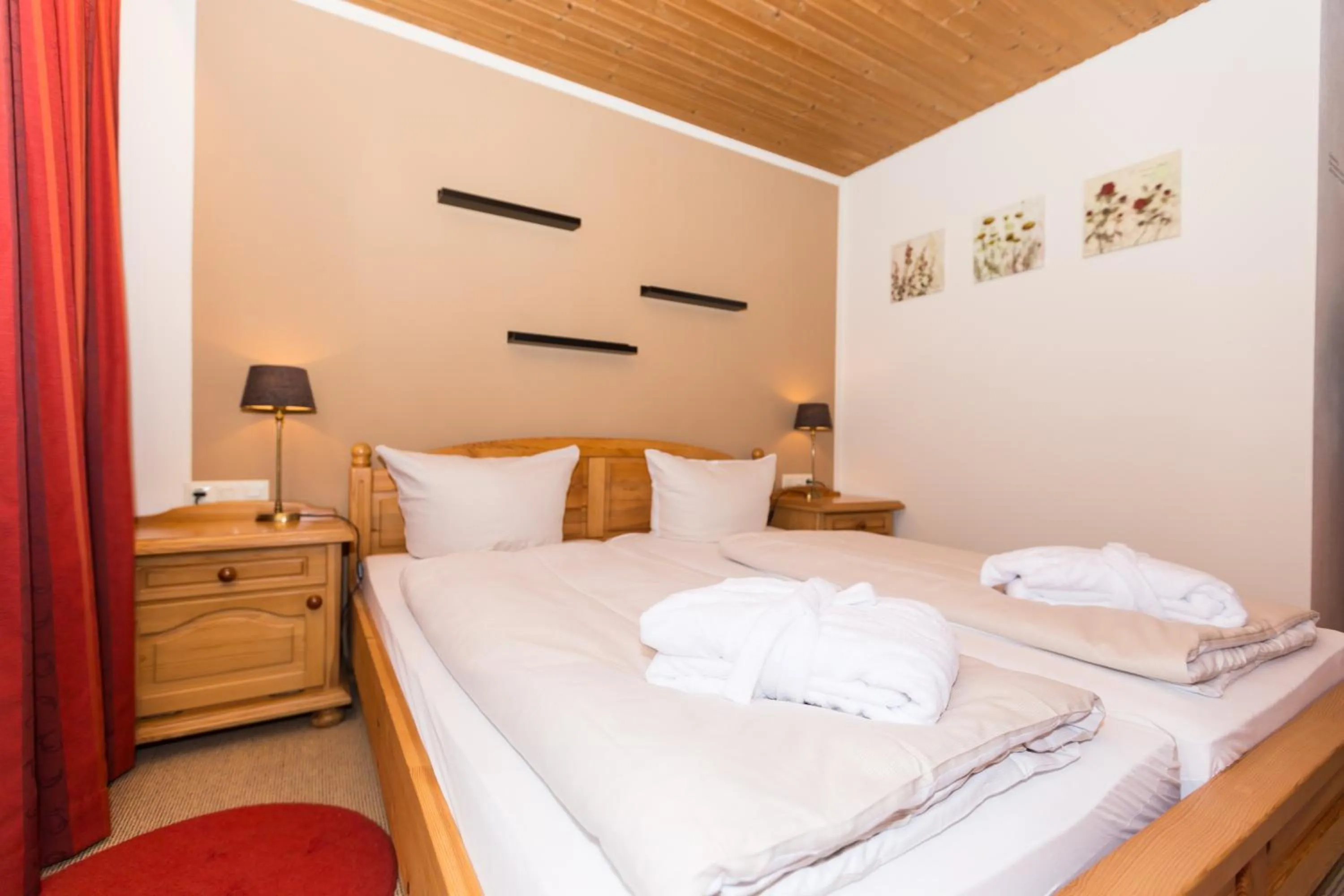 Bedroom, Bed in DEVA Hotel Kaiserblick