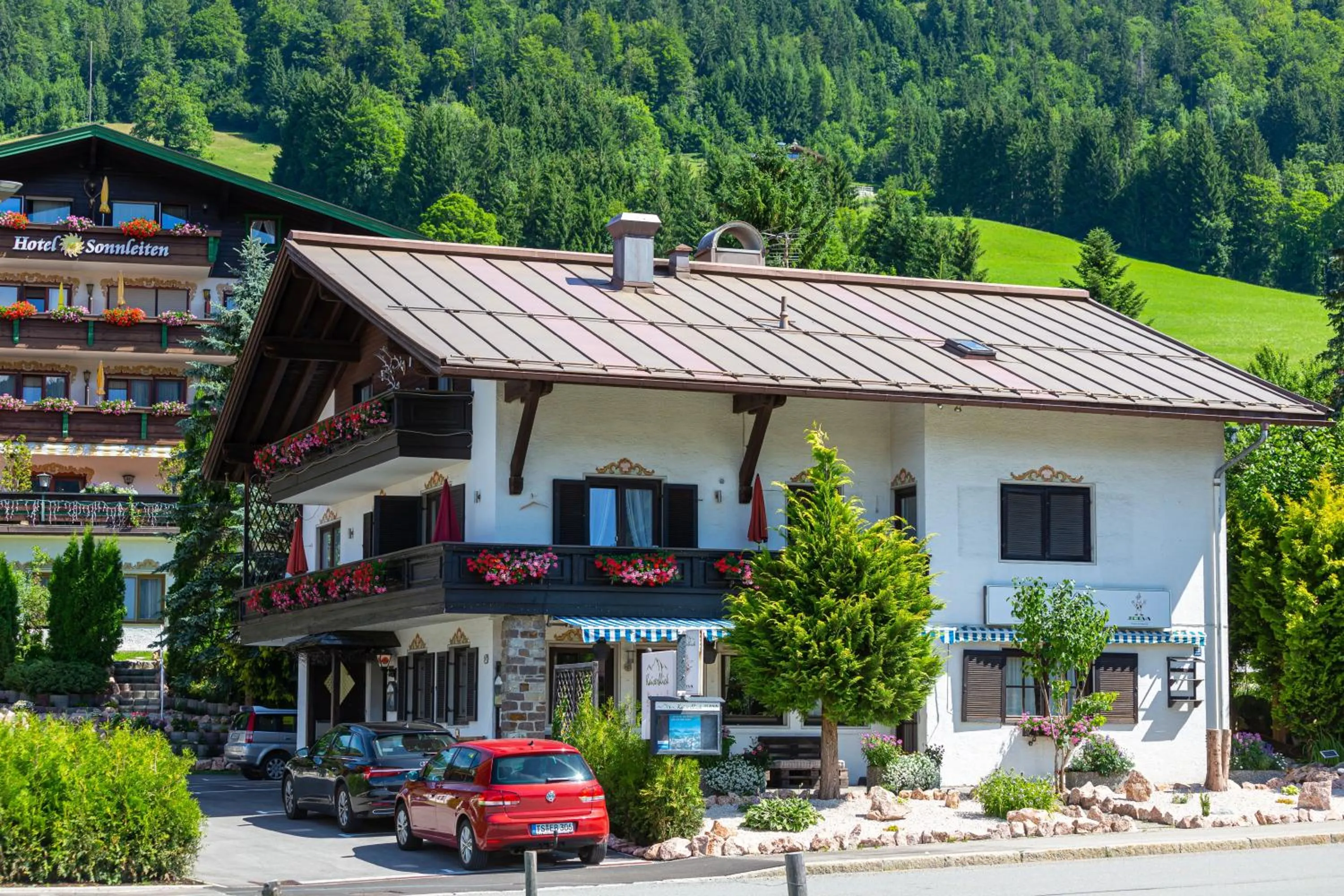 Property building in DEVA Hotel Kaiserblick
