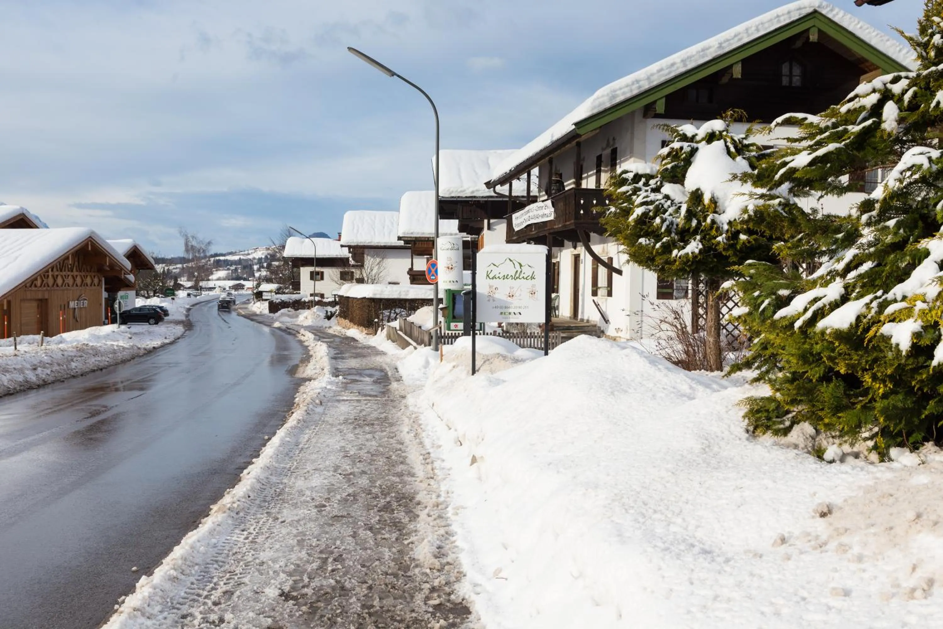 Facade/entrance in DEVA Hotel Kaiserblick