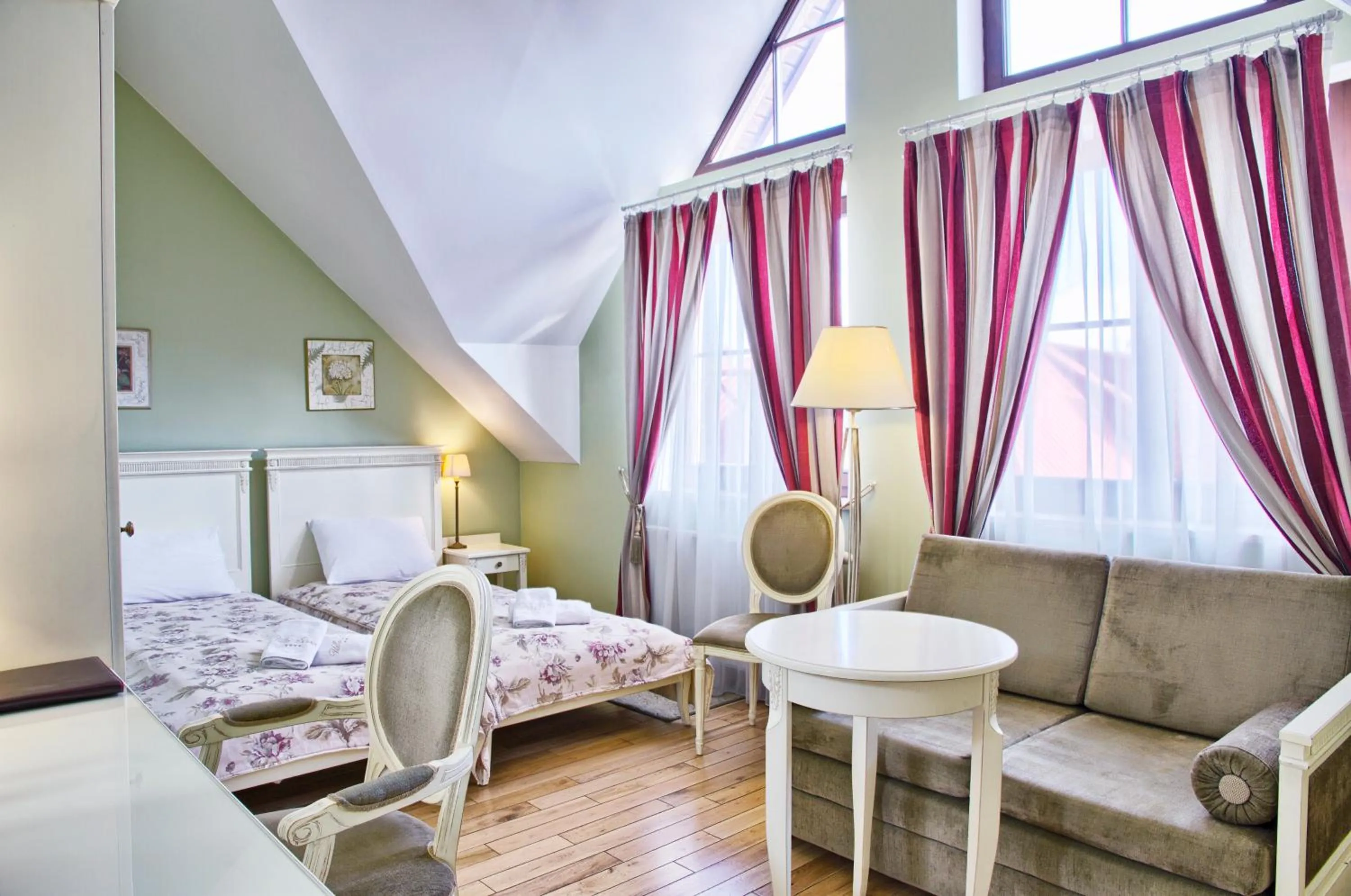 Bed in Villa Estera - Hotel & Restauracja