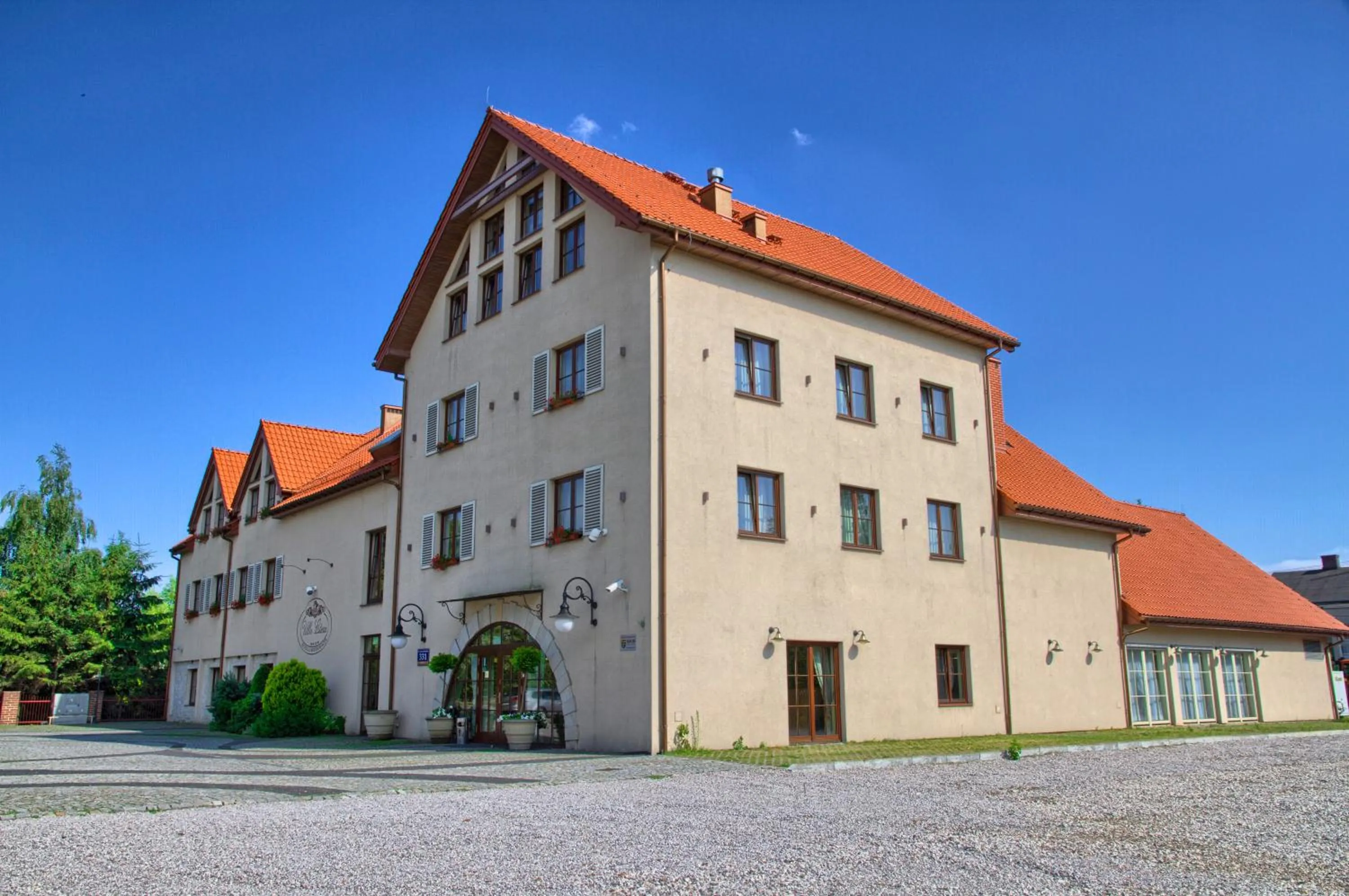 Property building in Villa Estera - Hotel & Restauracja