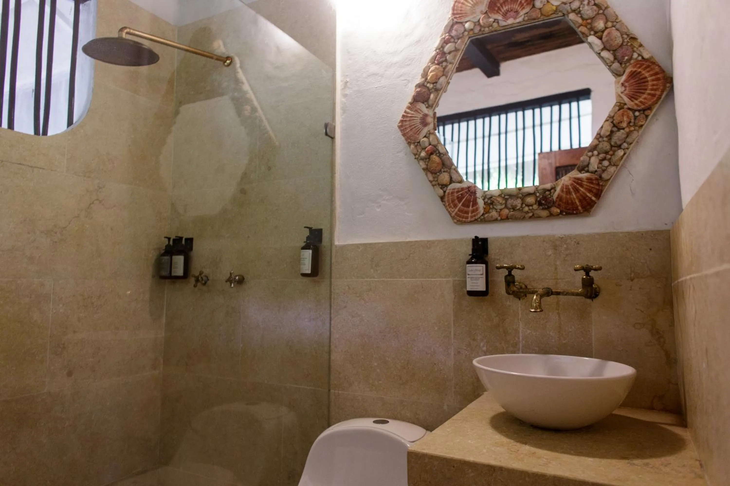 Shower in Aura Hotel Barú