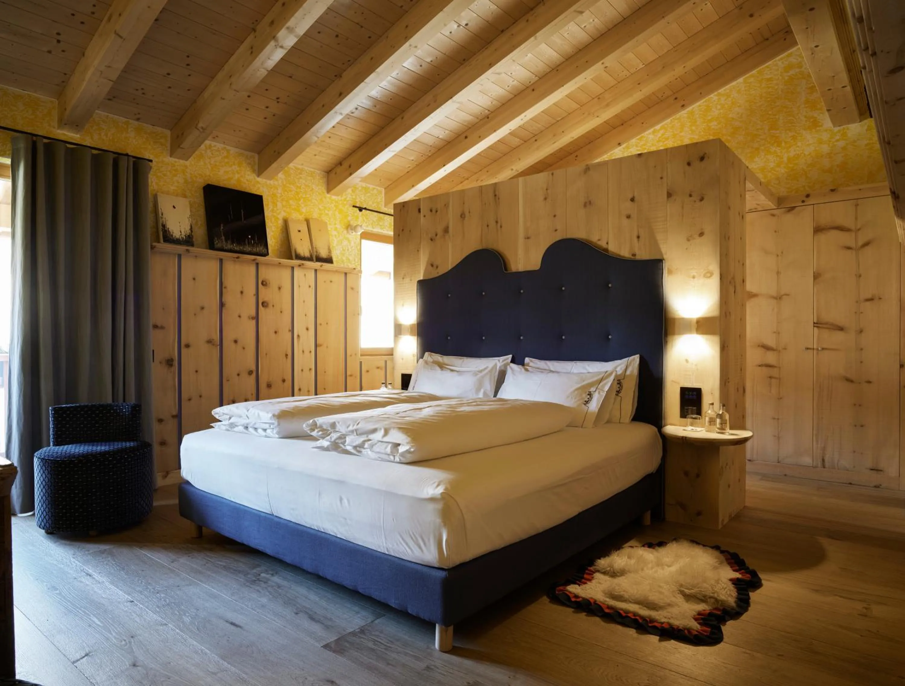 Bedroom, Bed in Dolomiti Lodge Alverà