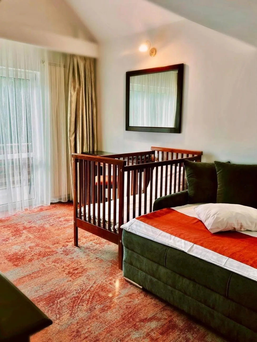 Restaurant/places to eat, Bed in Hotel Piatra Mare